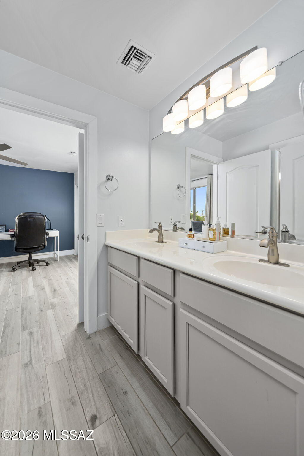 Third Street Promenade Condominium SQ20140240790 - Residential