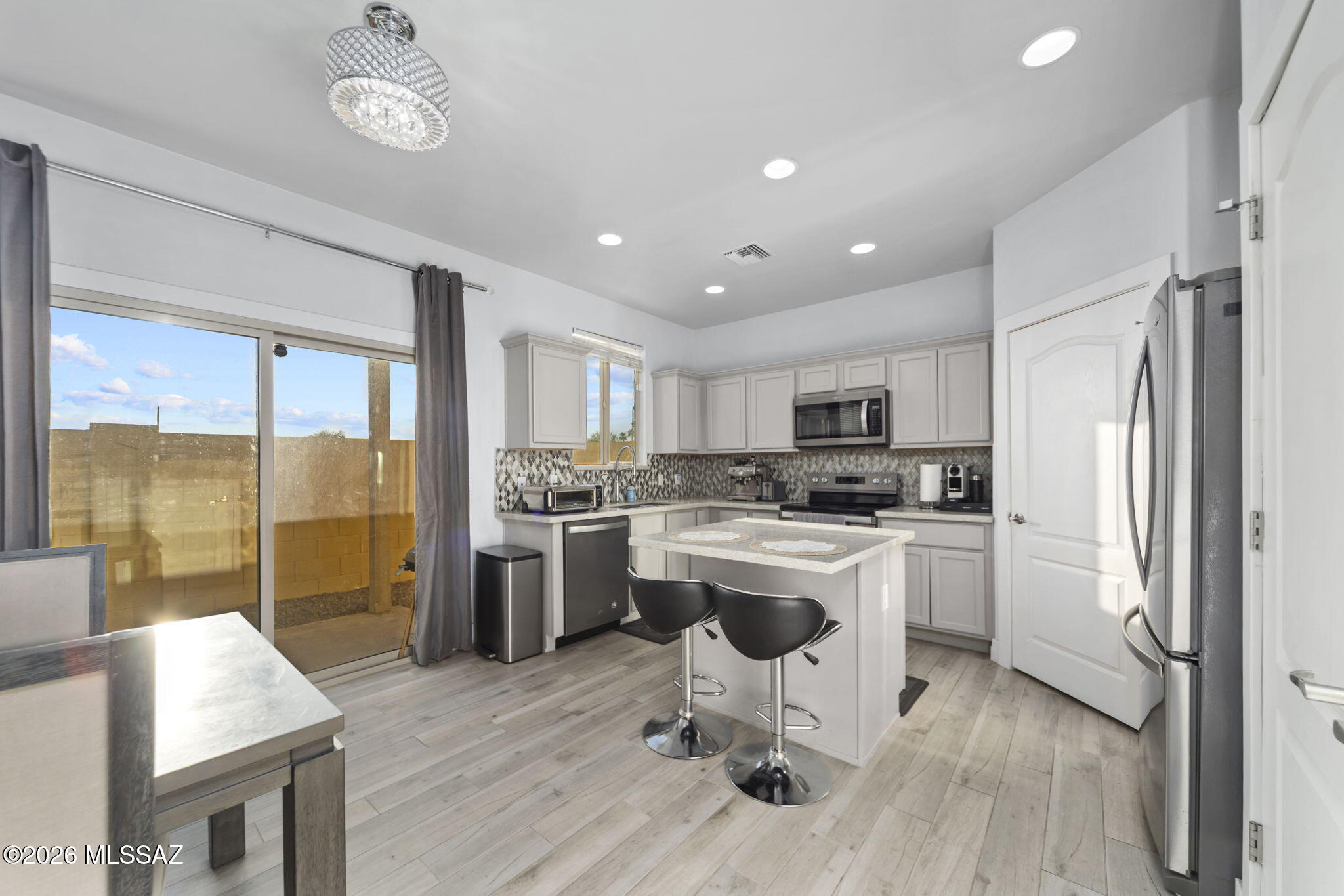 Third Street Promenade Condominium SQ20140240790 - Residential