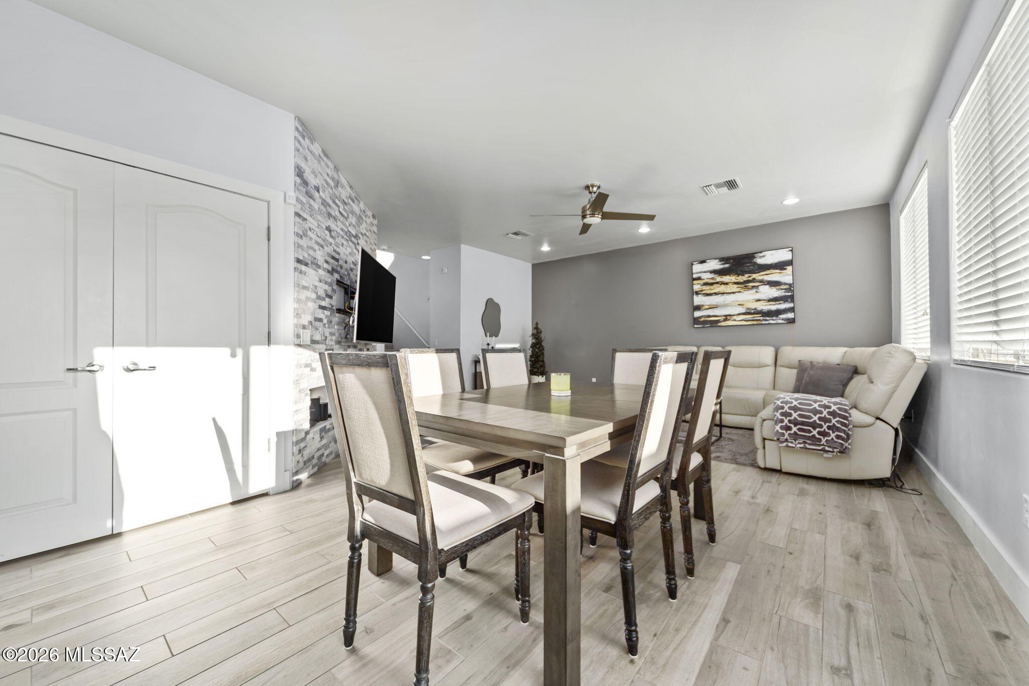 Third Street Promenade Condominium SQ20140240790 - Residential