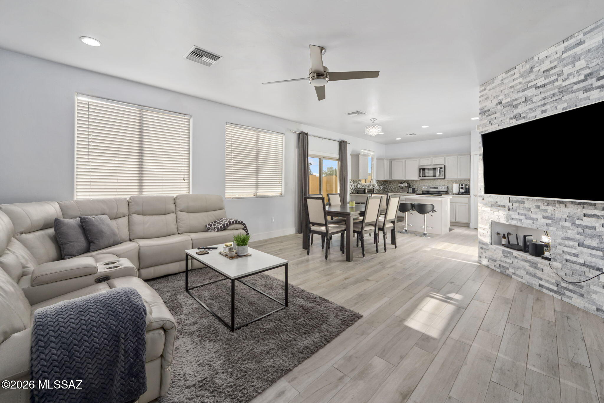 Third Street Promenade Condominium SQ20140240790 - Residential