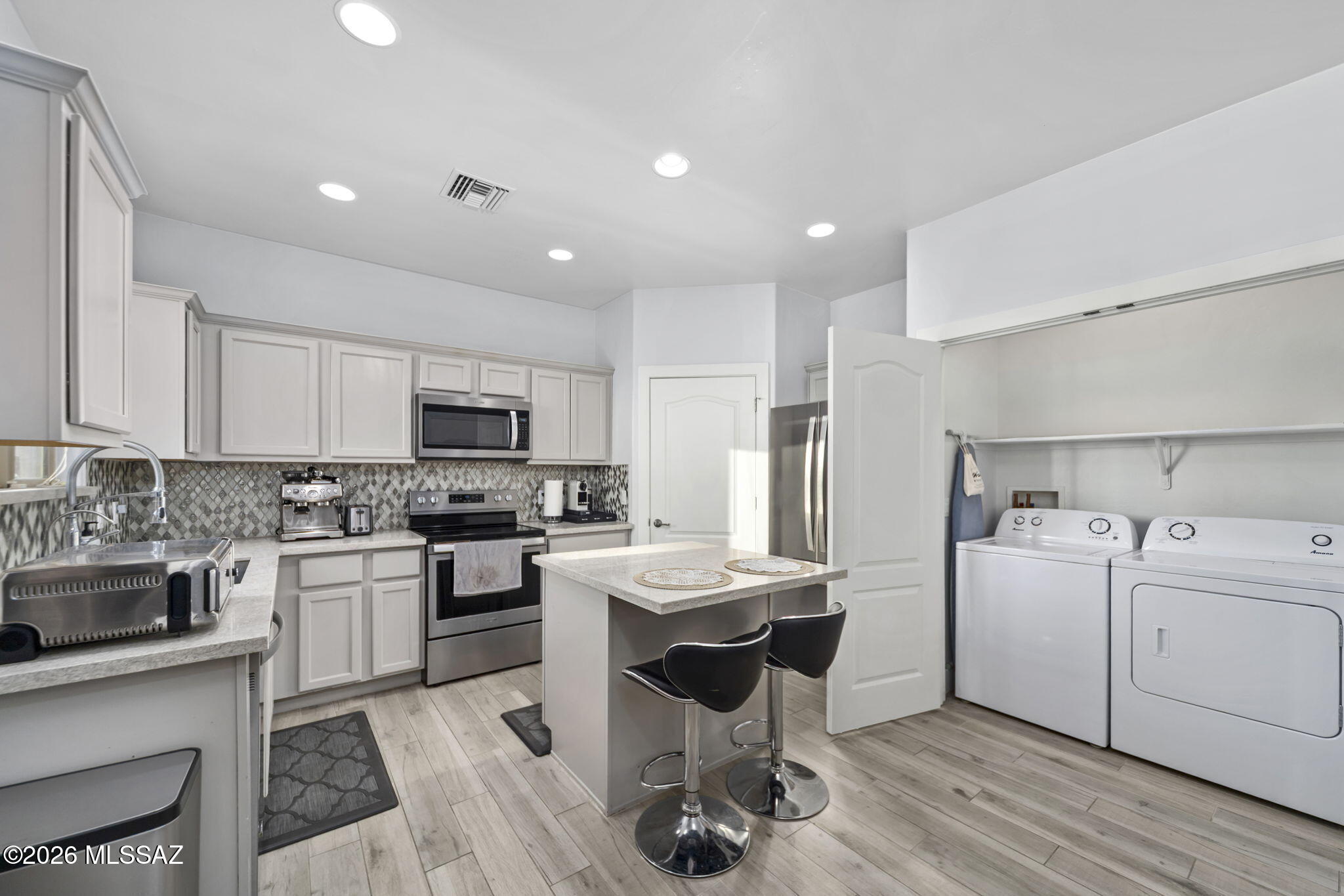 Third Street Promenade Condominium SQ20140240790 - Residential