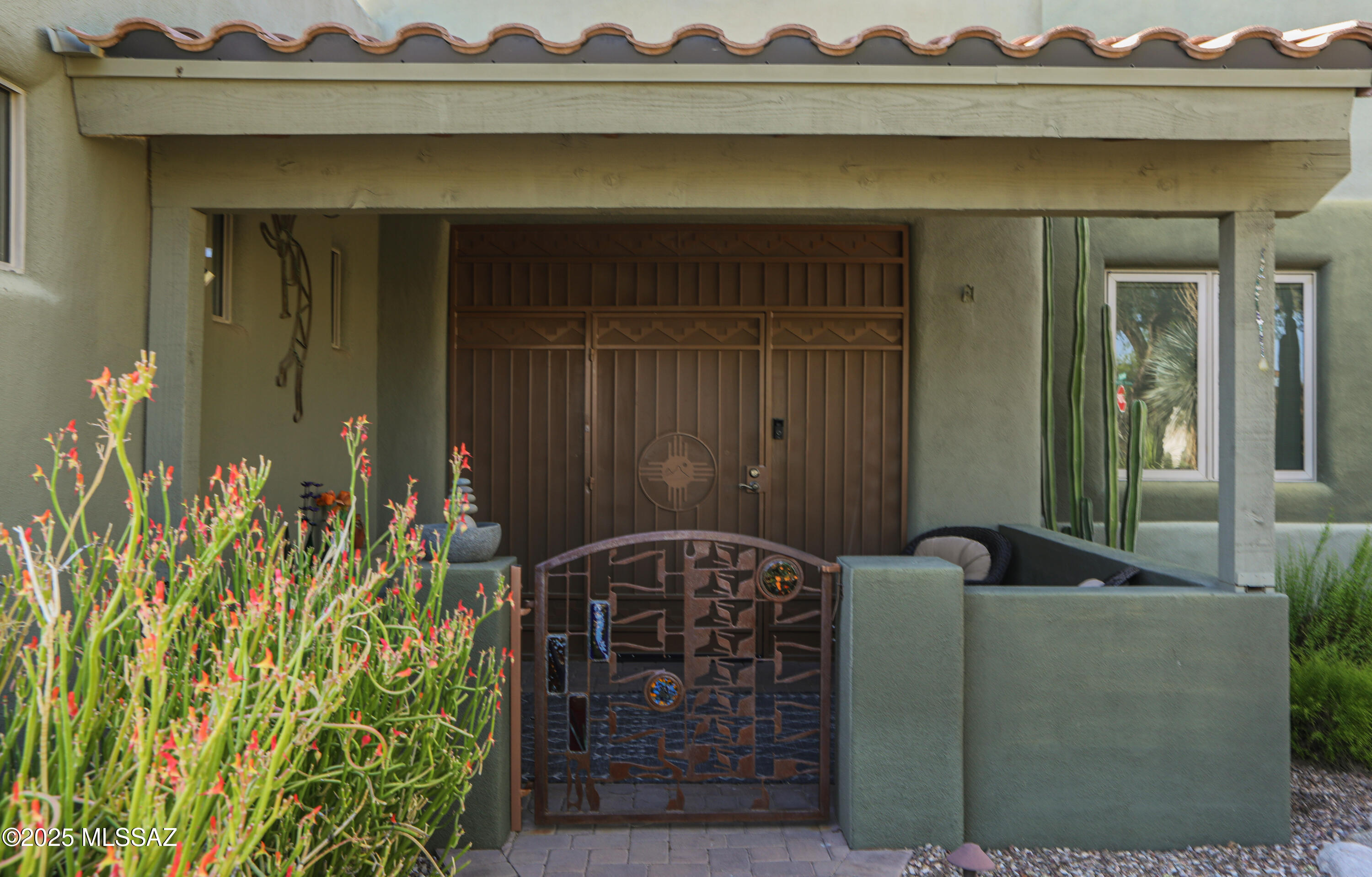9895 E Forest Grove