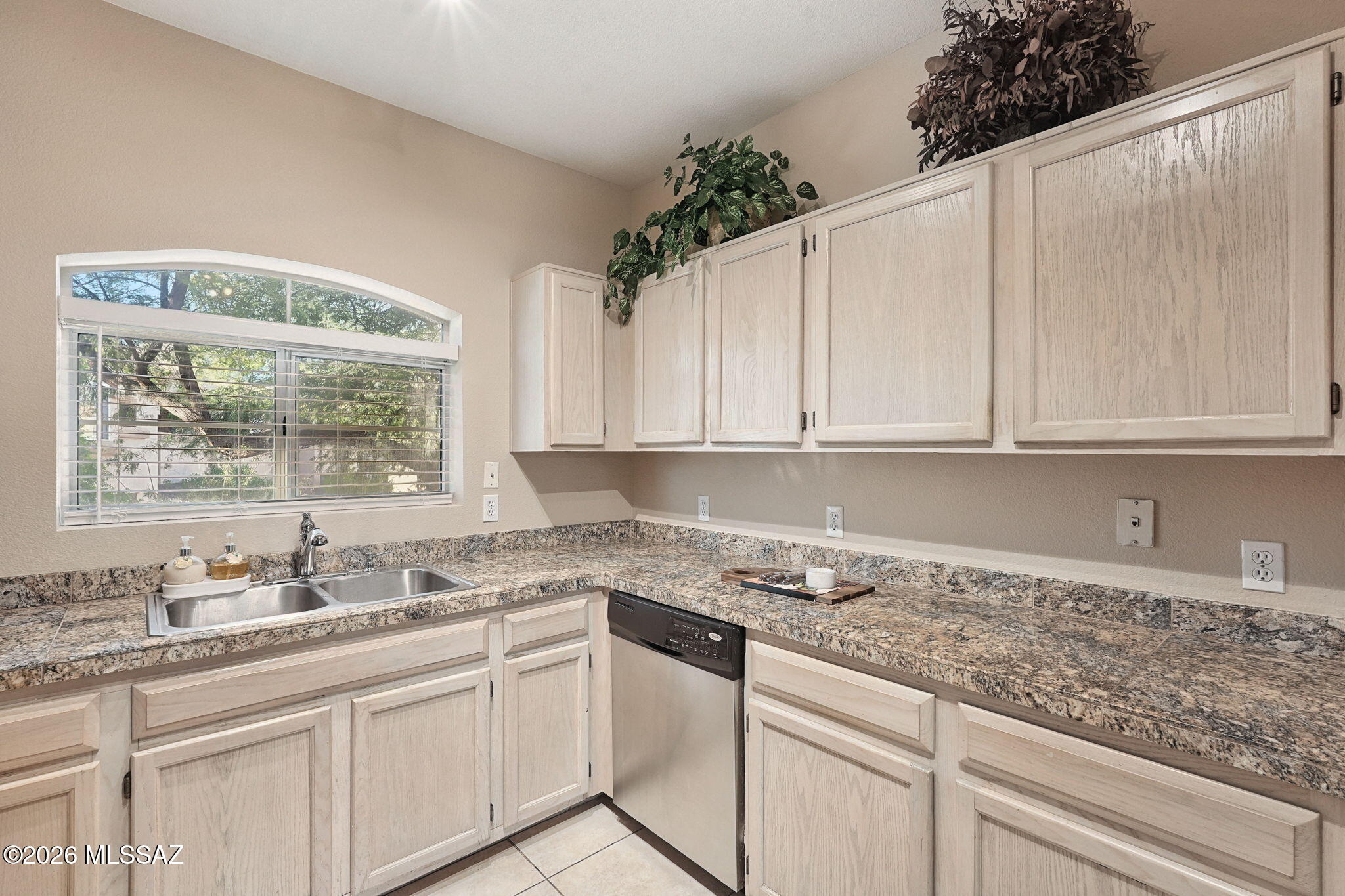 7050 E Sunrise Drive 5202