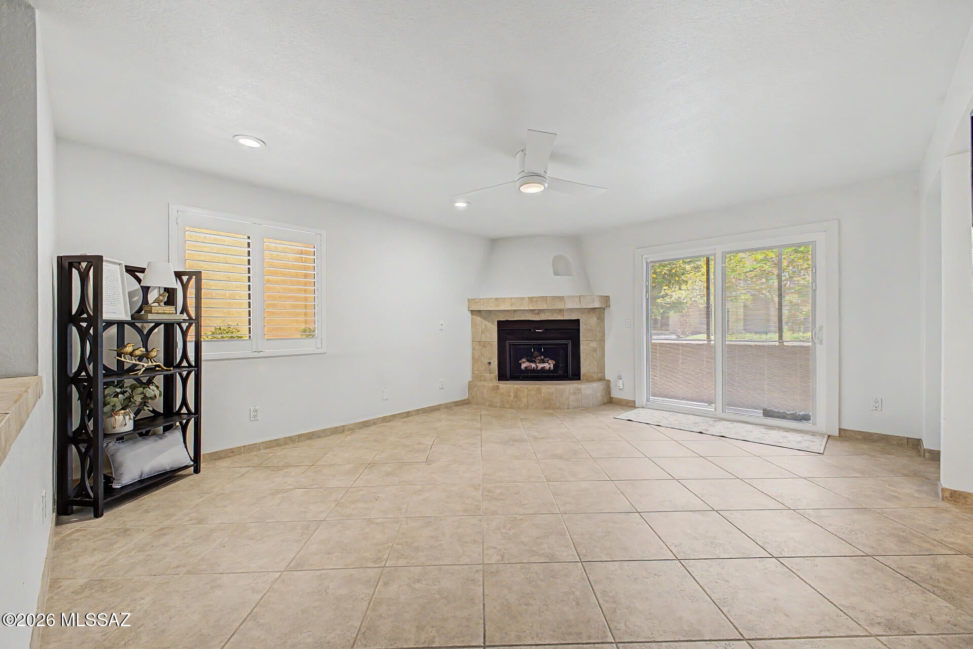8271 N Oracle Road 149