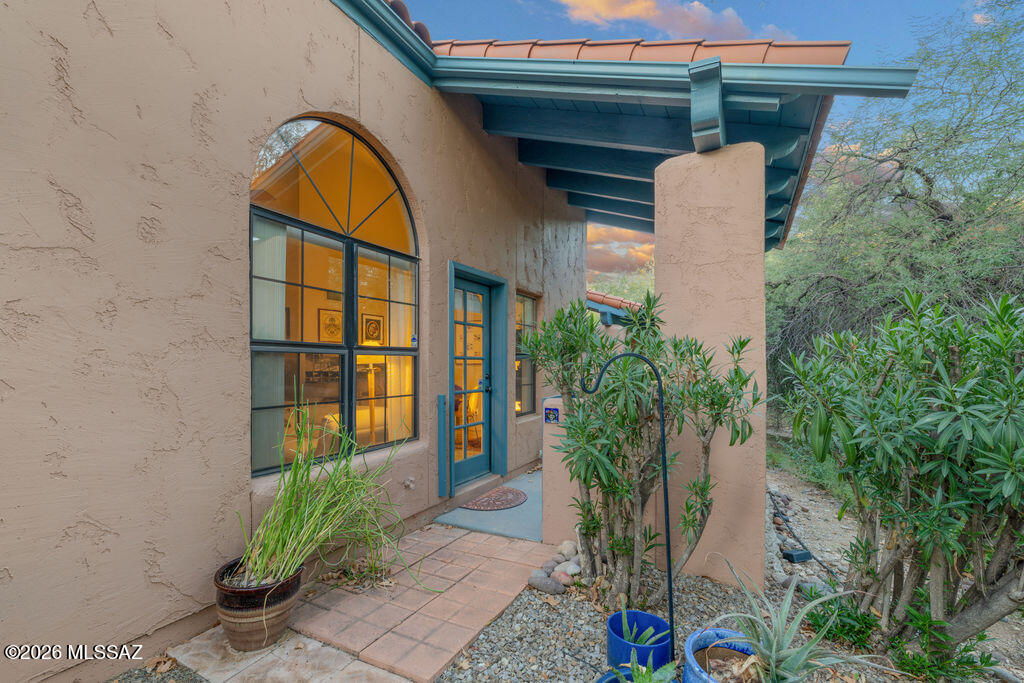 5364 N Calle Del Rocio