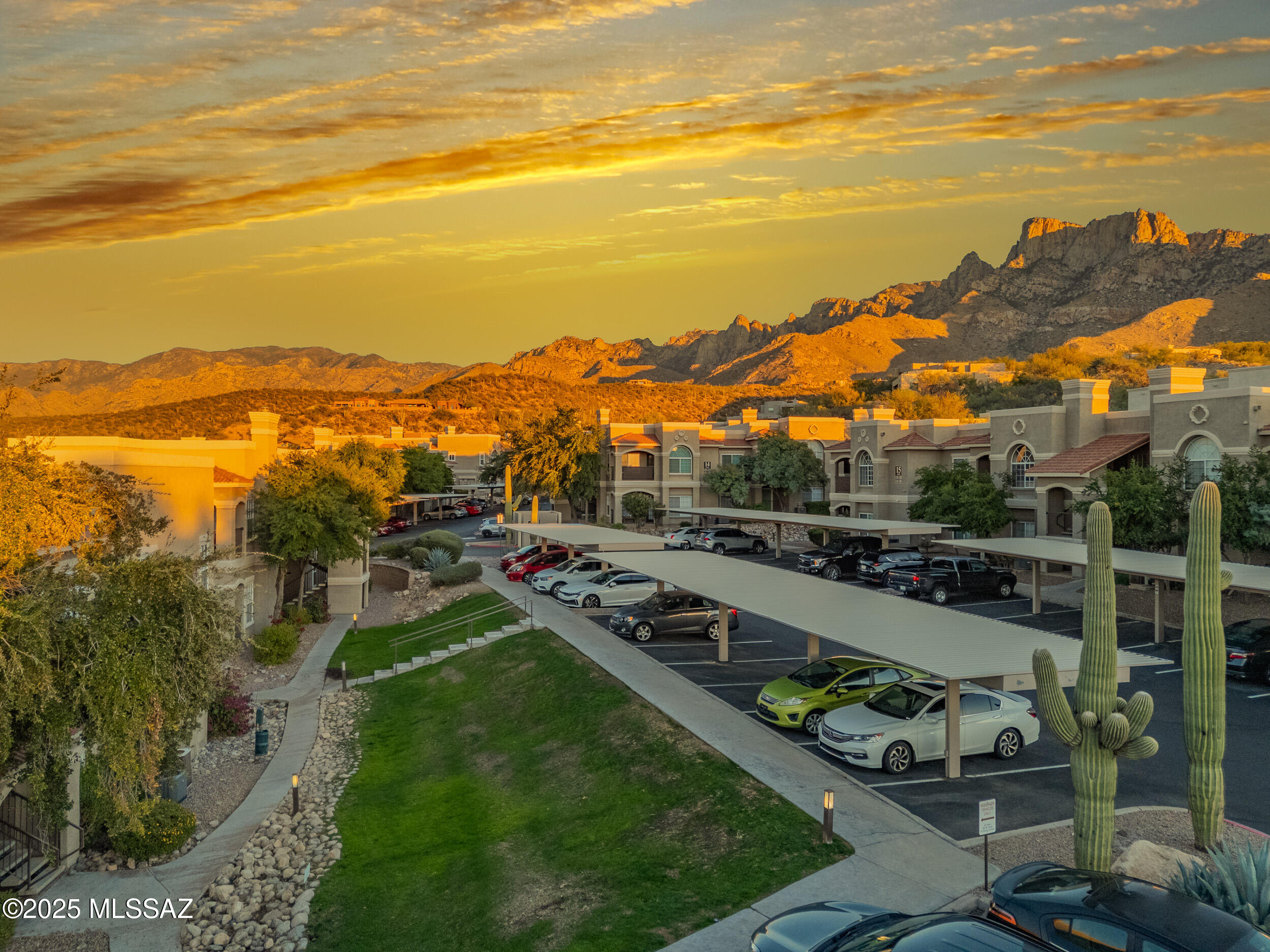 The Boulders at La Reserve Condominiums - Residential