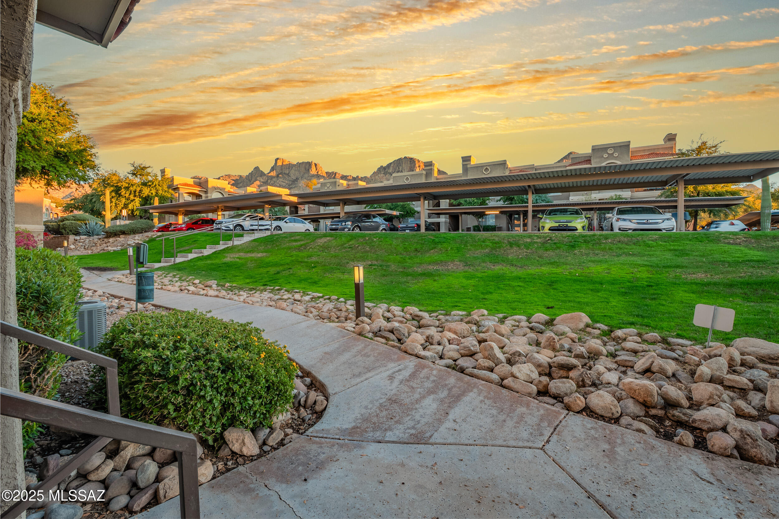 The Boulders at La Reserve Condominiums - Residential