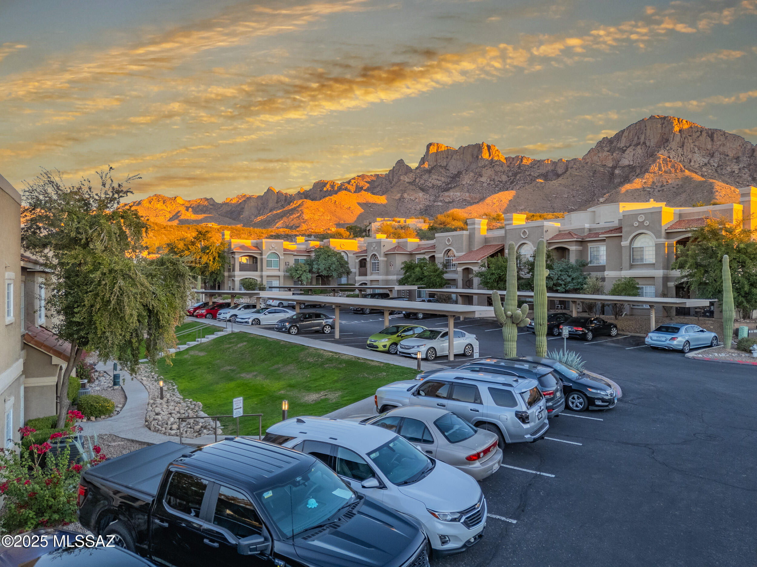 The Boulders at La Reserve Condominiums - Residential