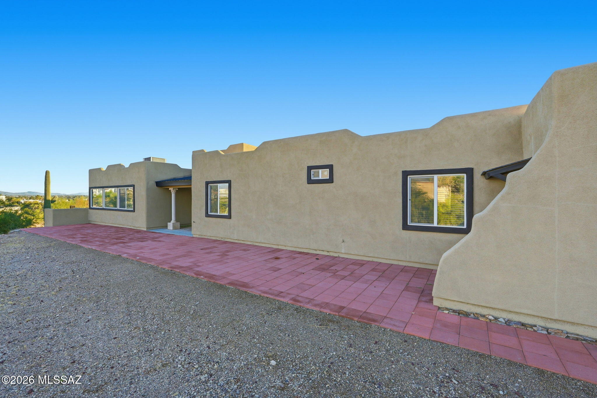 5051 N Hillcrest Drive