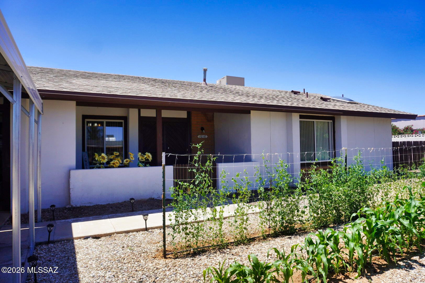 1016 E Mescal Drive