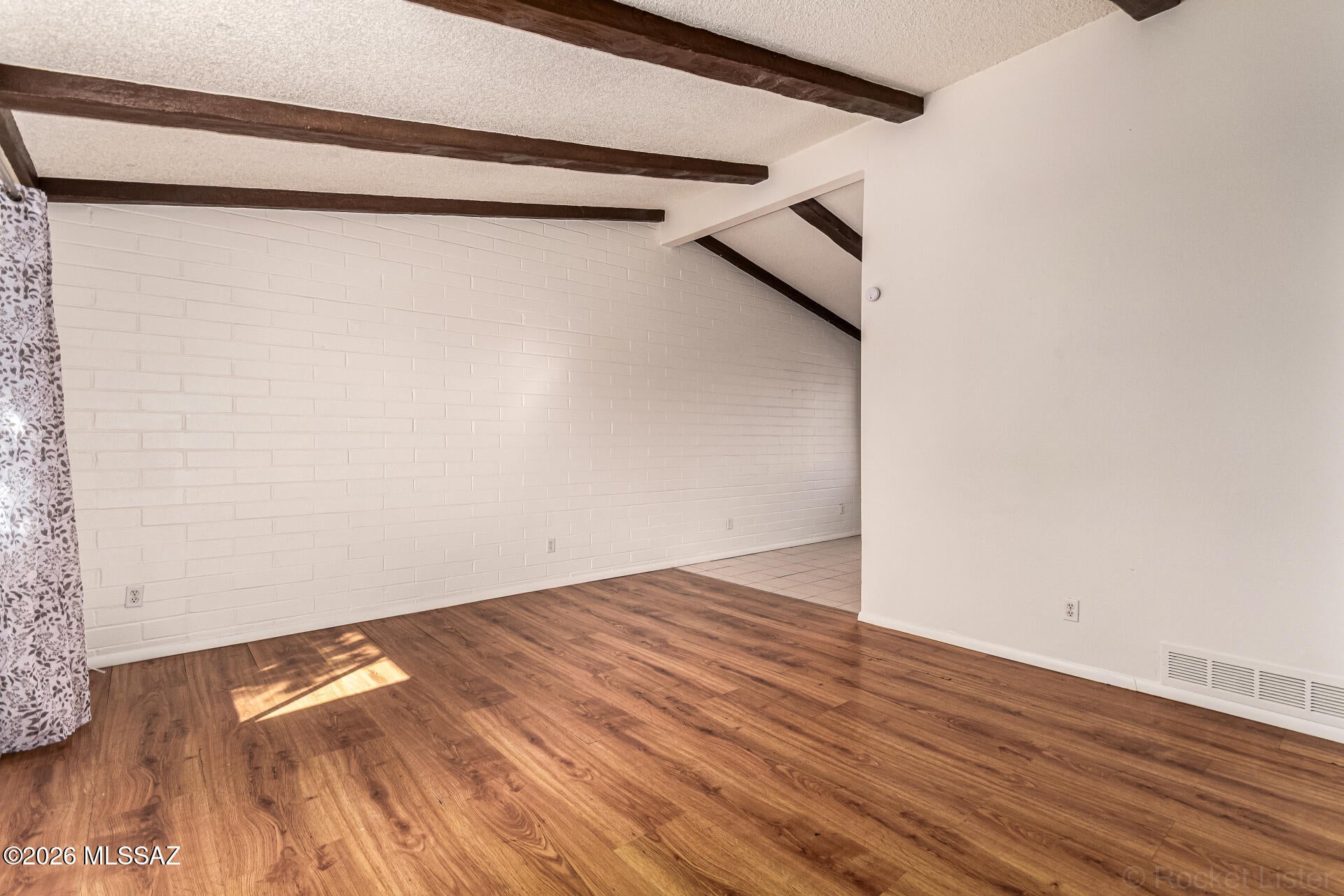 321 E Blacklidge Drive
