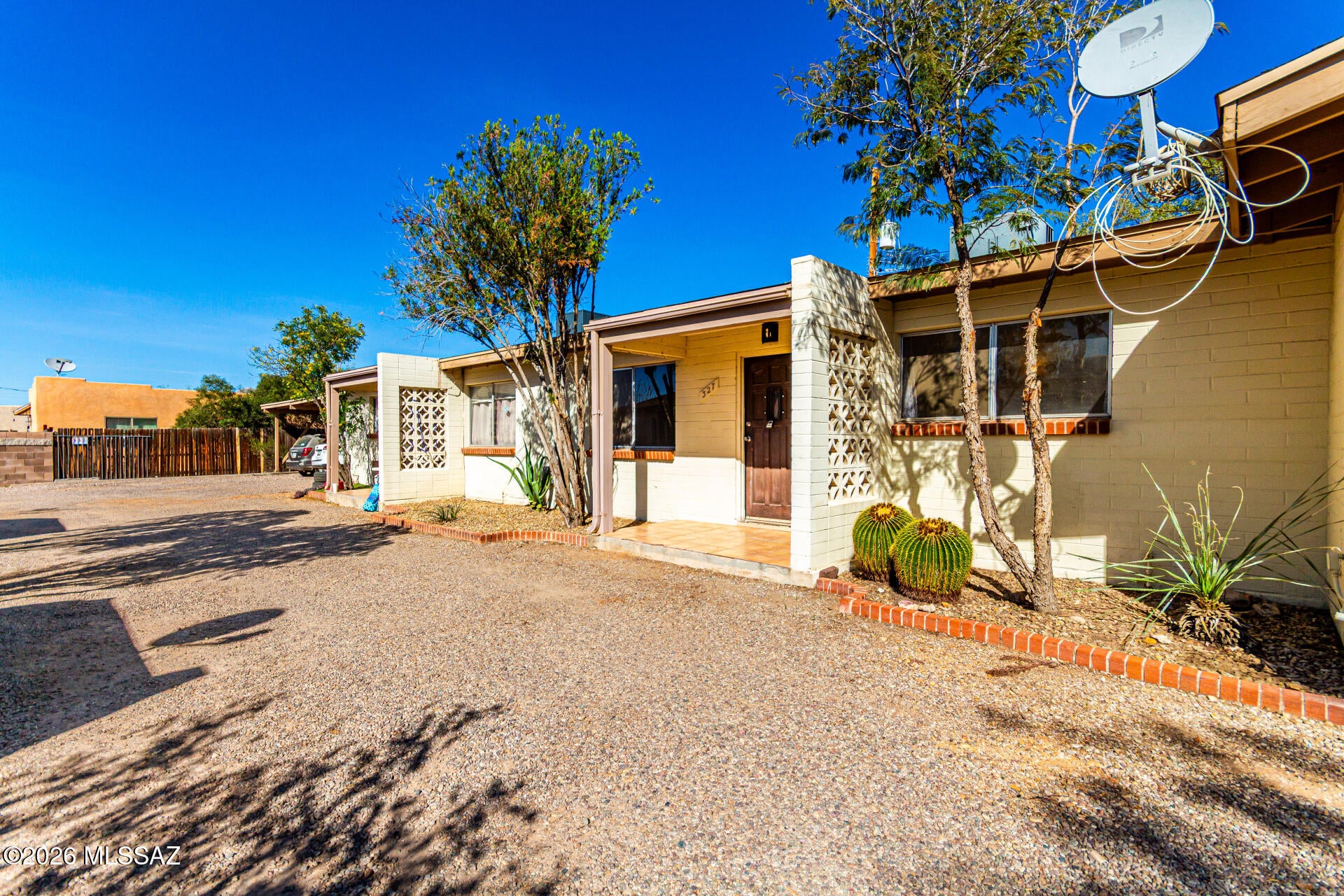 321 E Blacklidge Drive