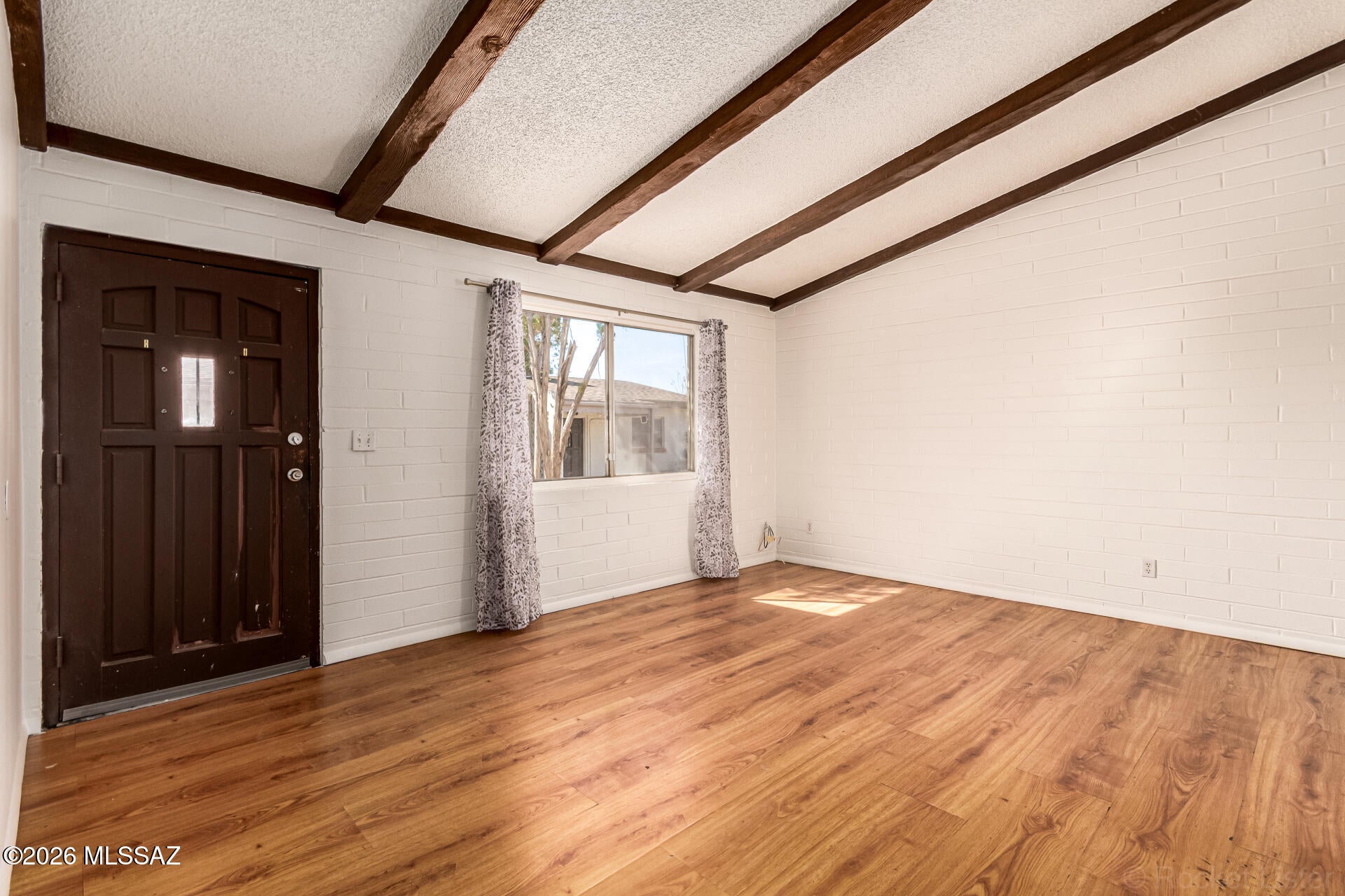 321 E Blacklidge Drive