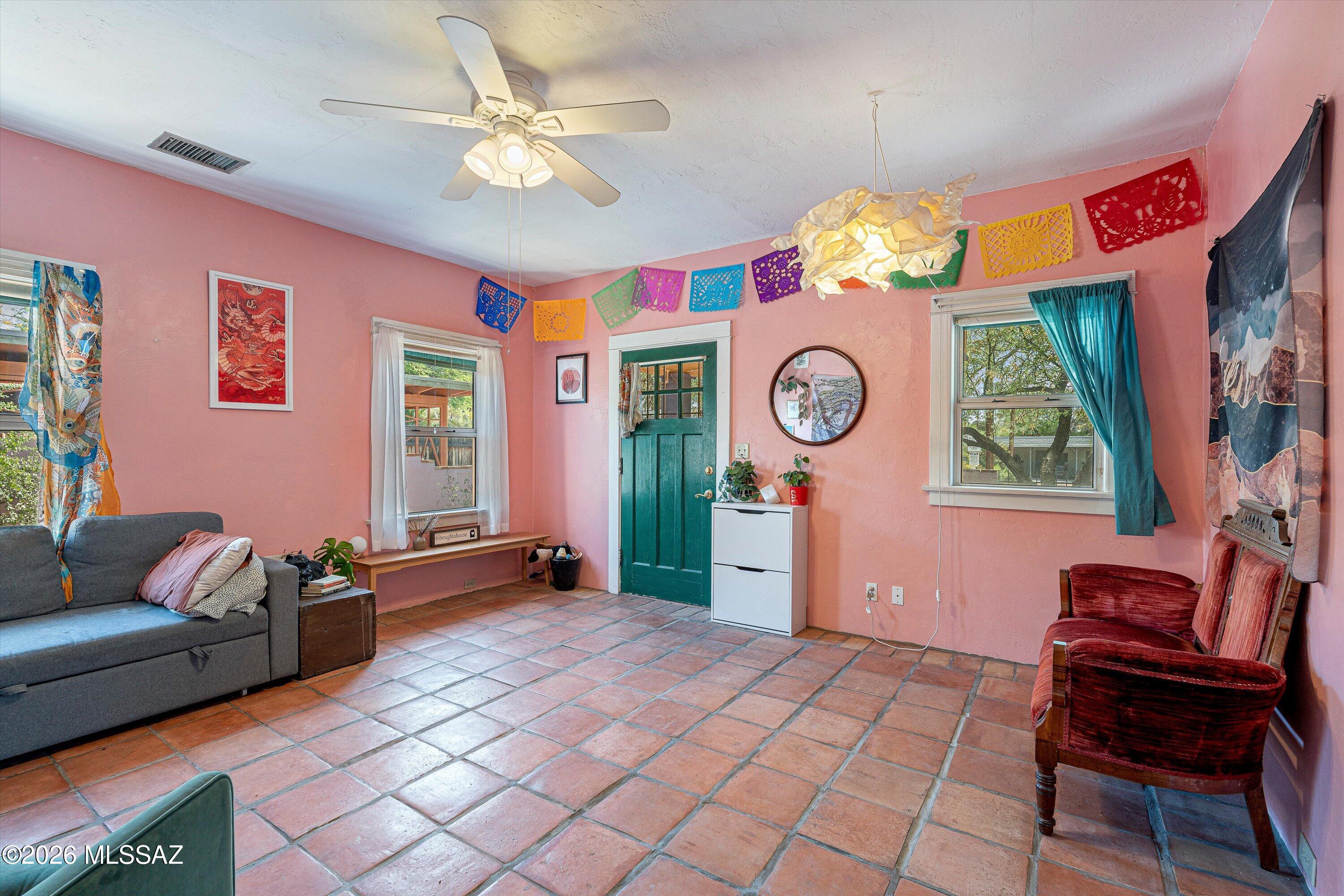 116 N Mountain Avenue