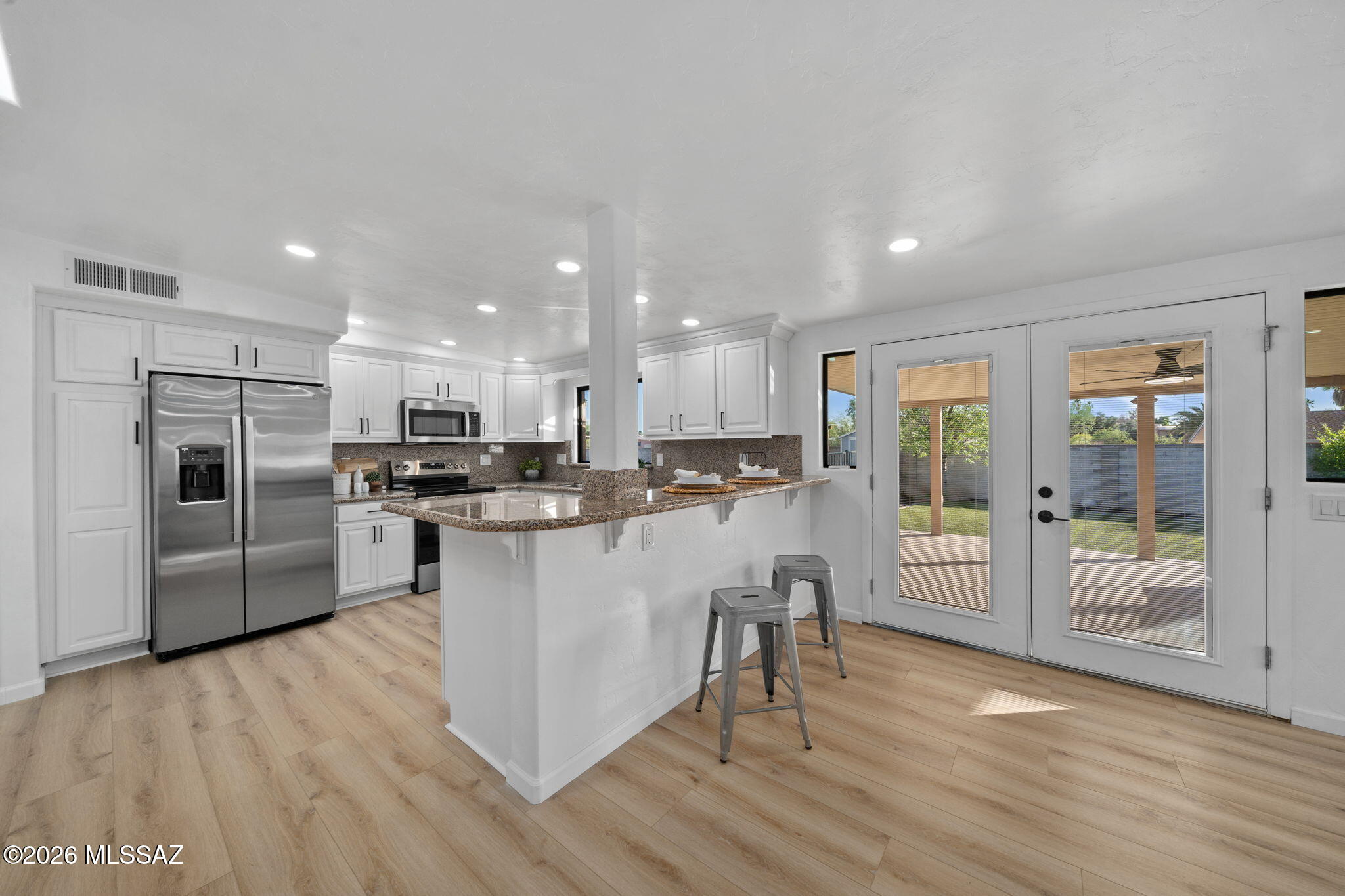 Broadway East (113-253) - Residential