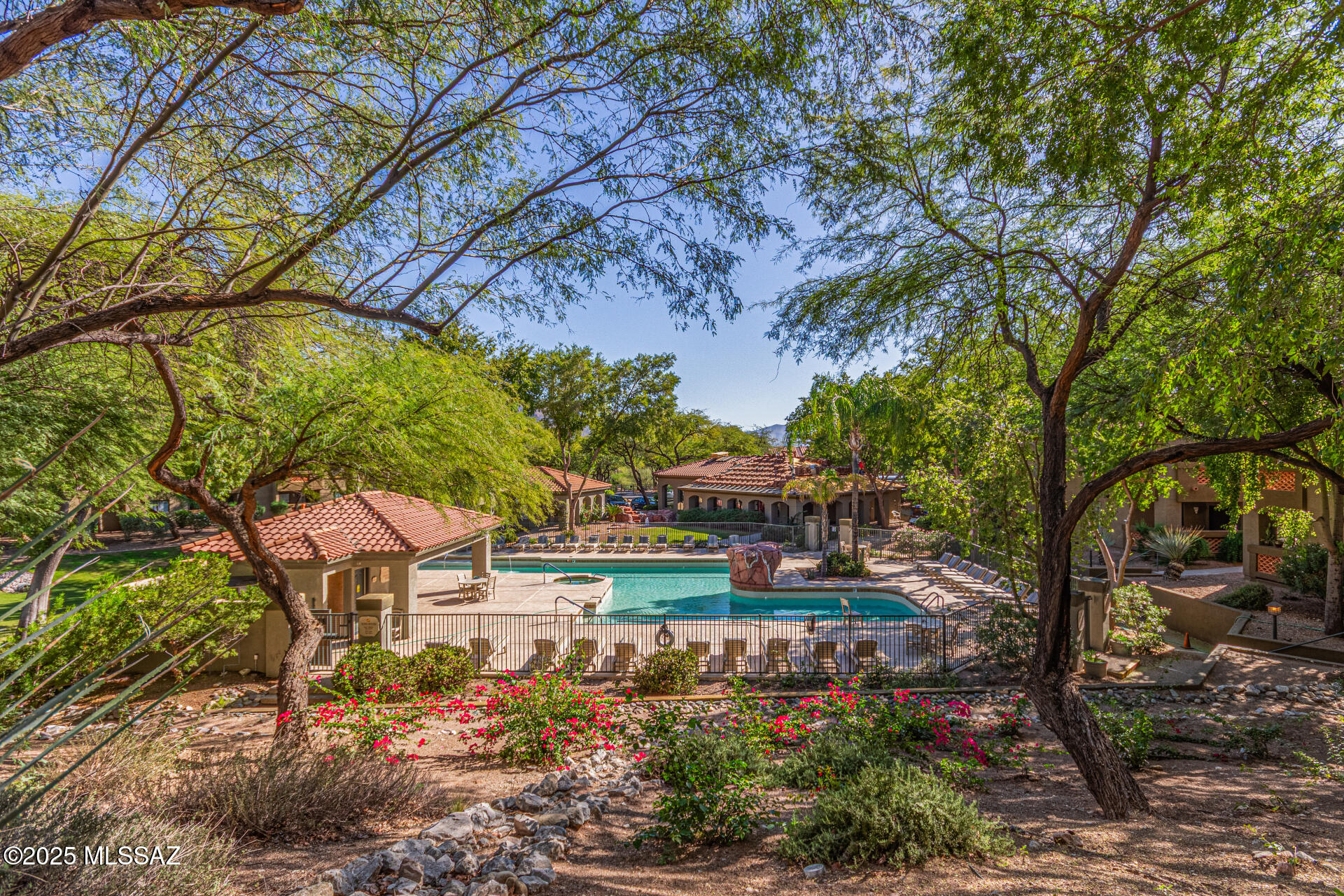Veranda at Ventana Condominiums - Residential
