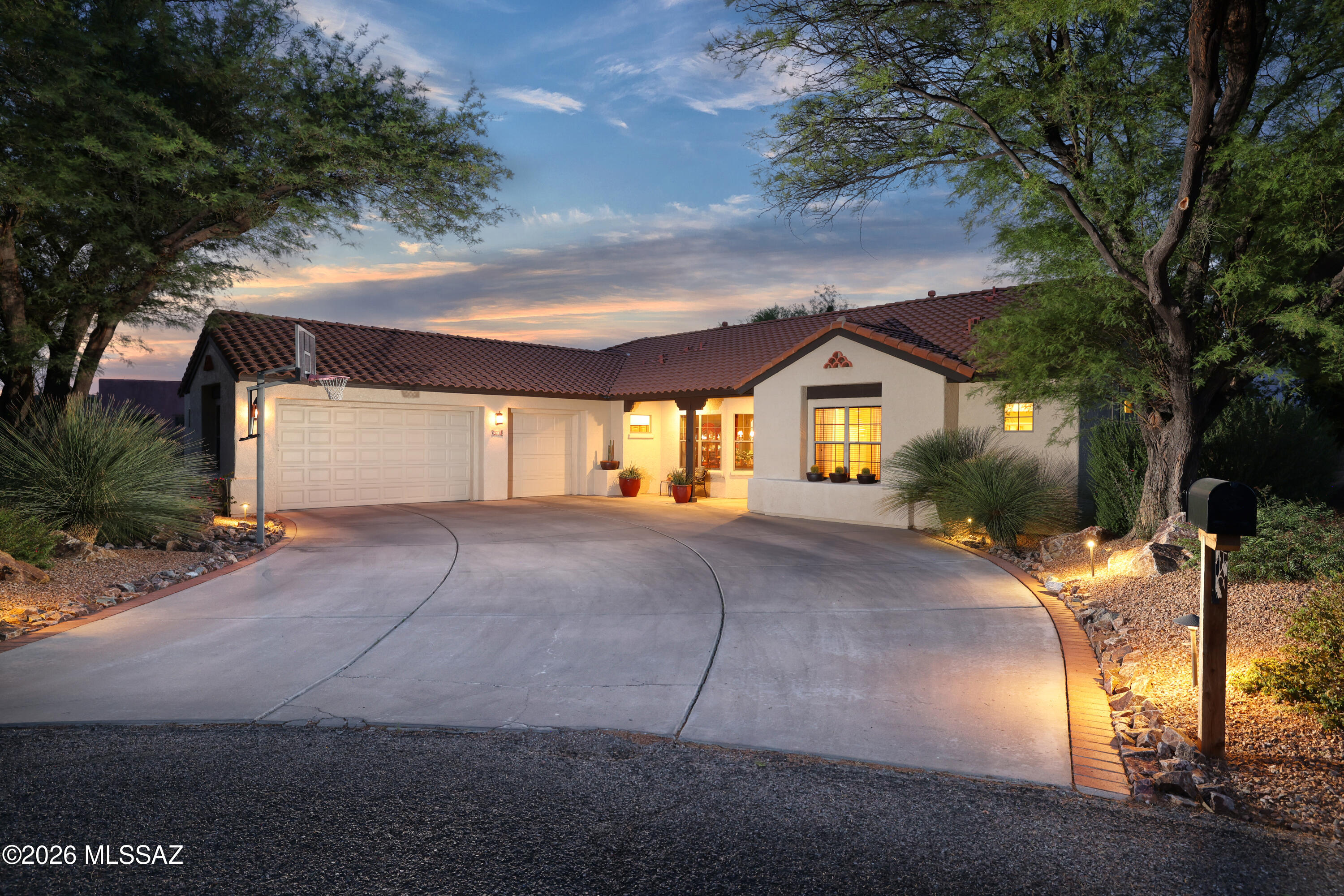 4981 N Sabino Valley Place