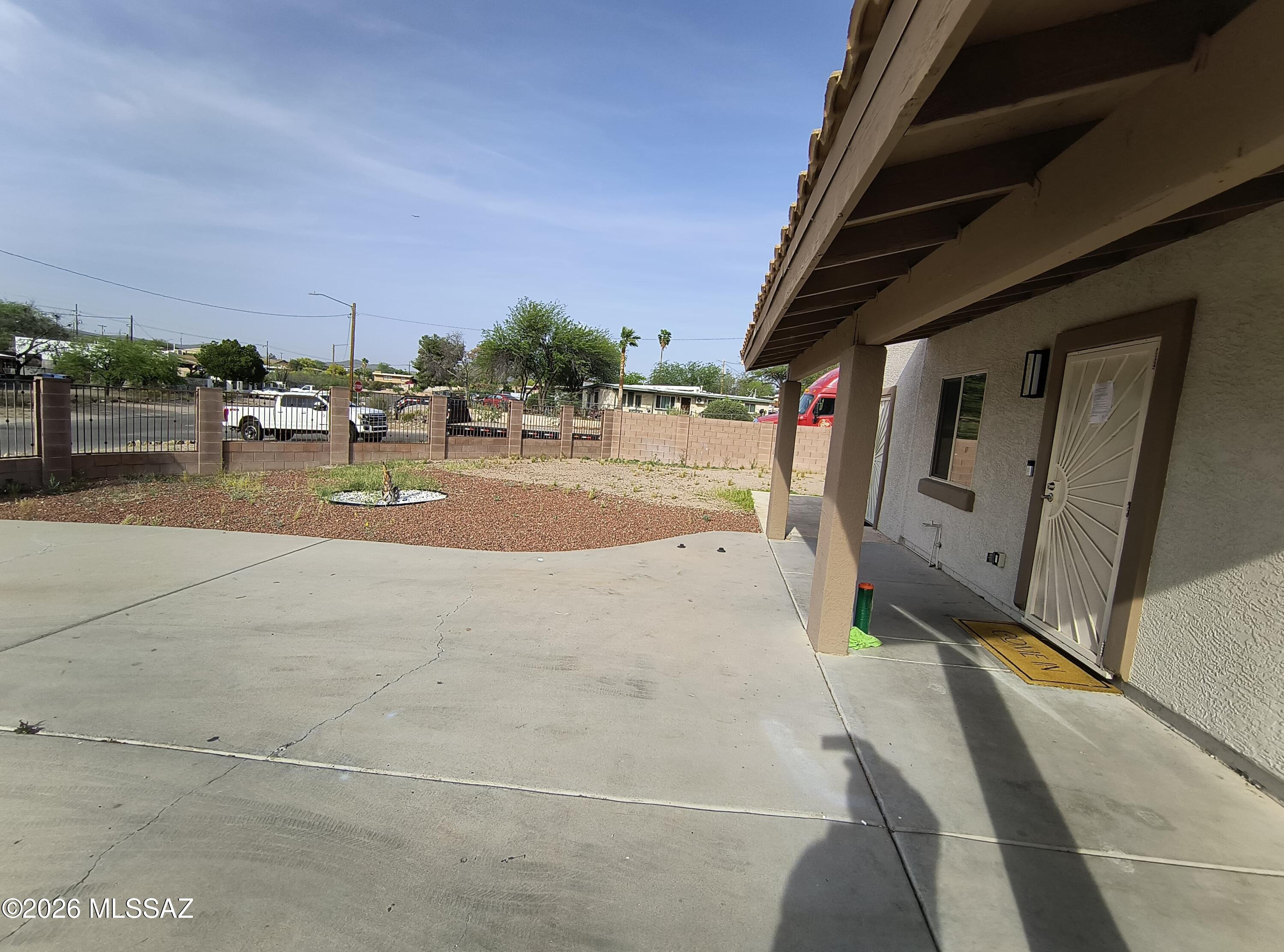 1838 W Calle Del Arroyito
