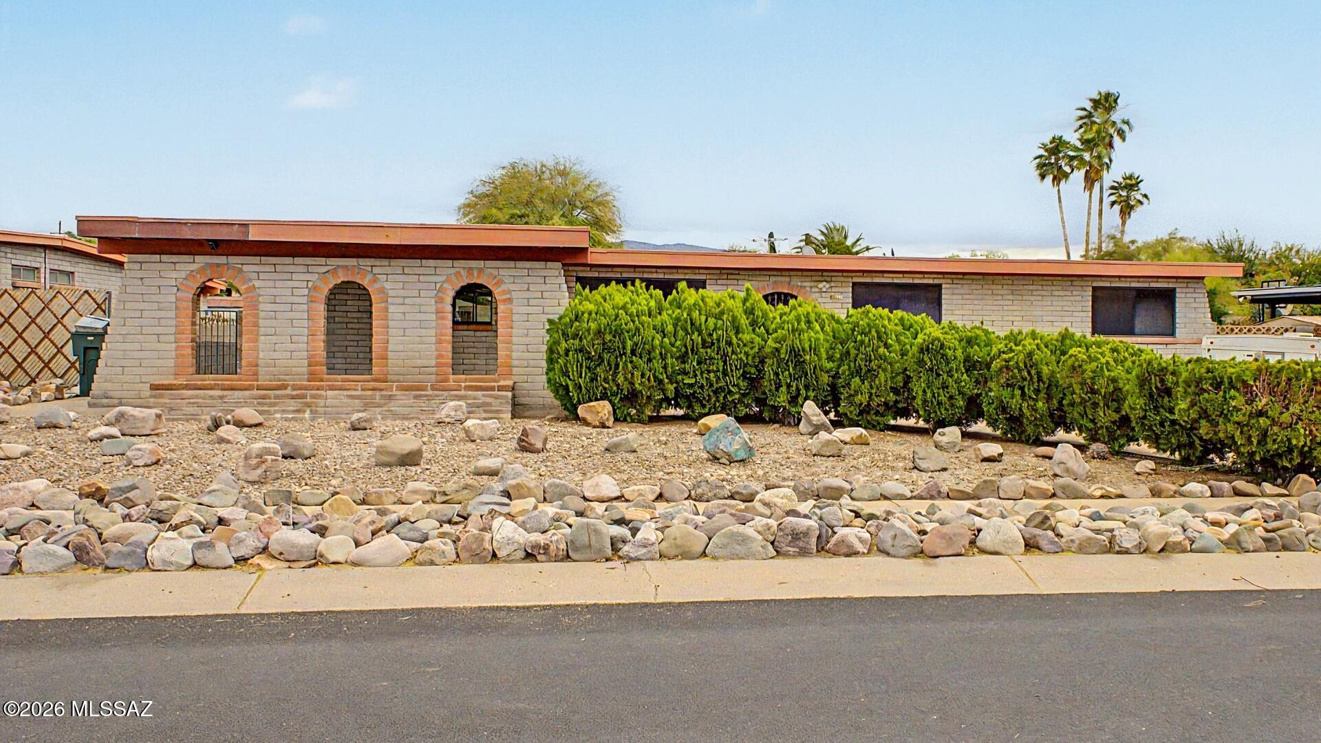 3241 S Hearthstone Drive