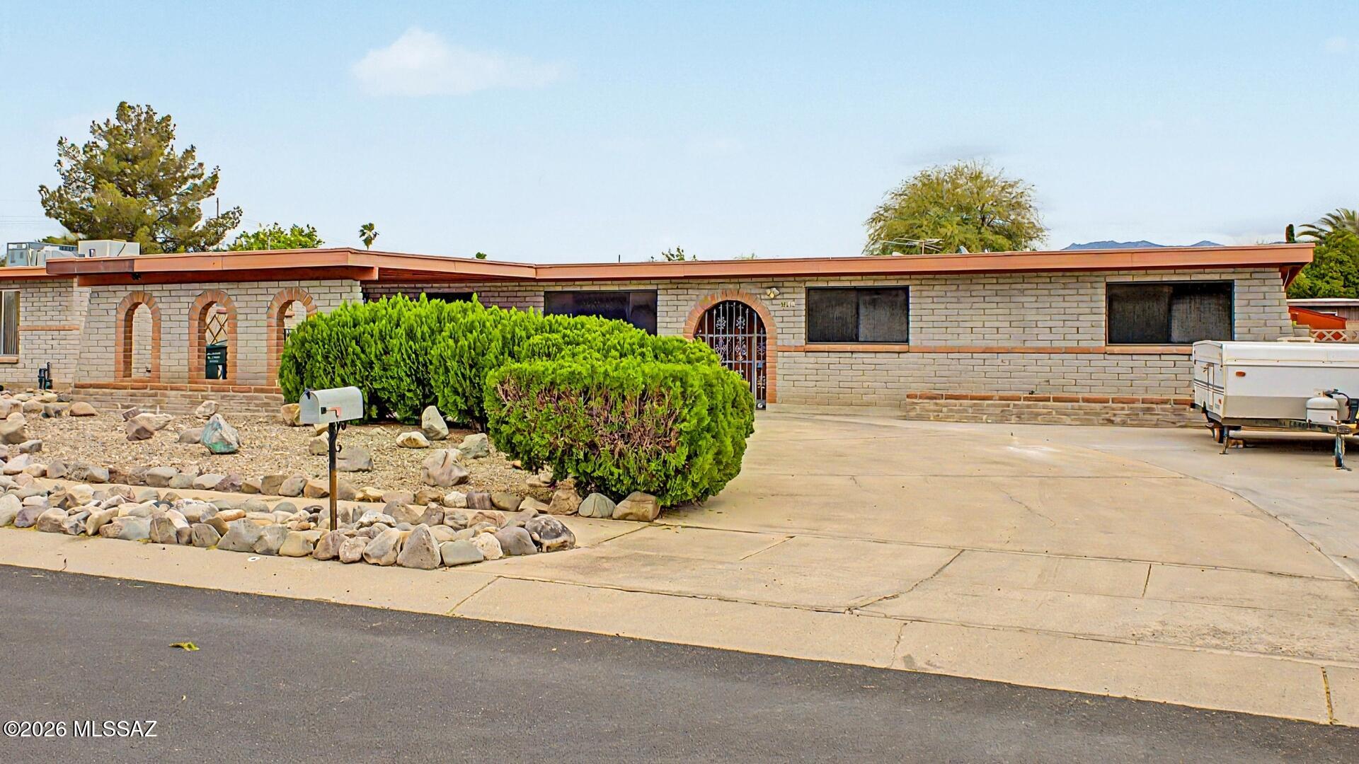 3241 S Hearthstone Drive