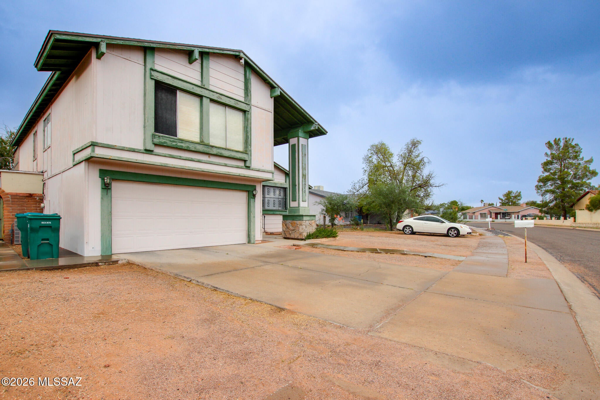 7520 S Camino Bello