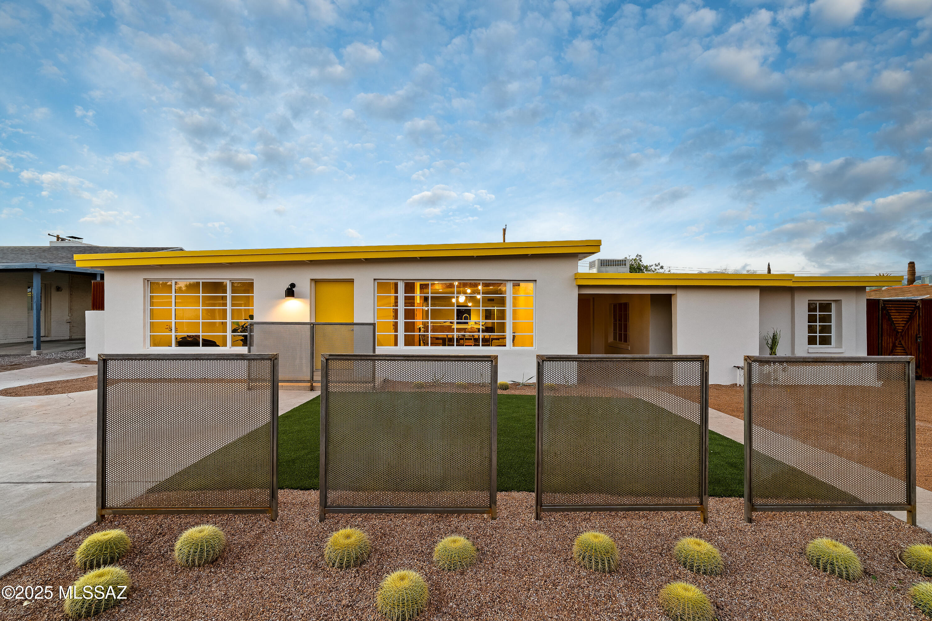 2215 E Juanita Street