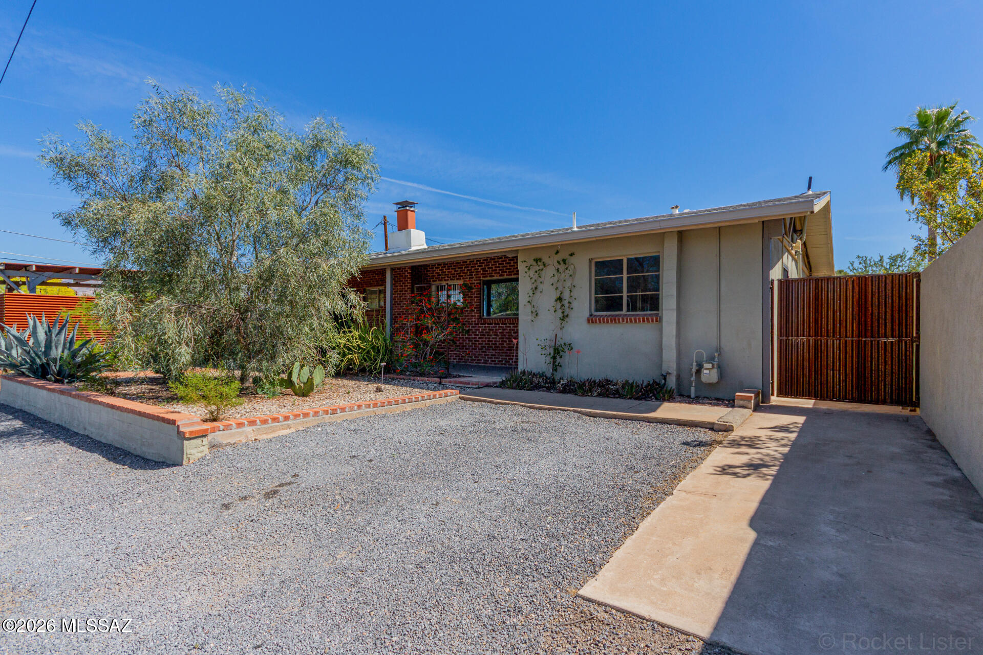 1652 N Palo Verde Boulevard