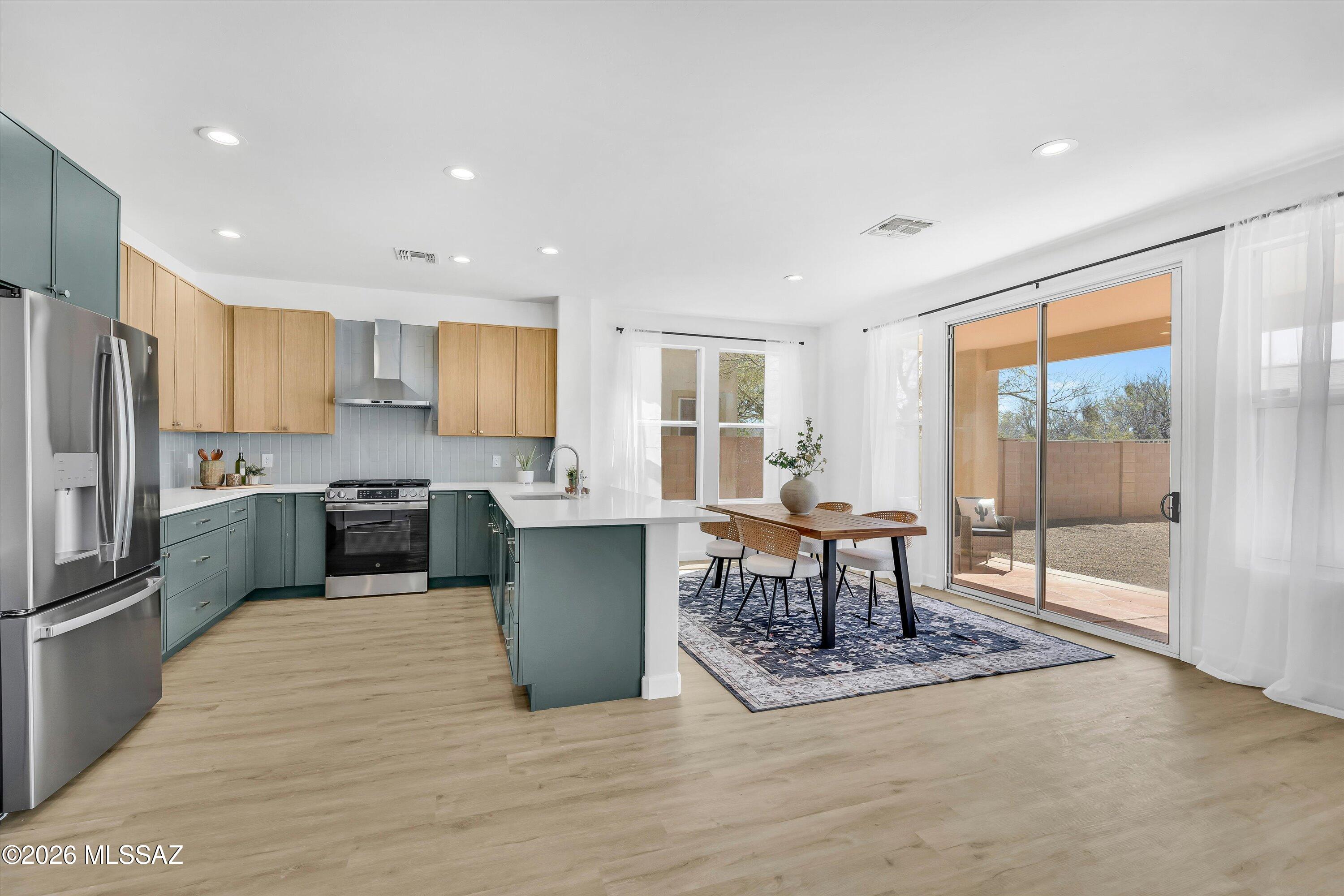 305 W Calle La Bolita