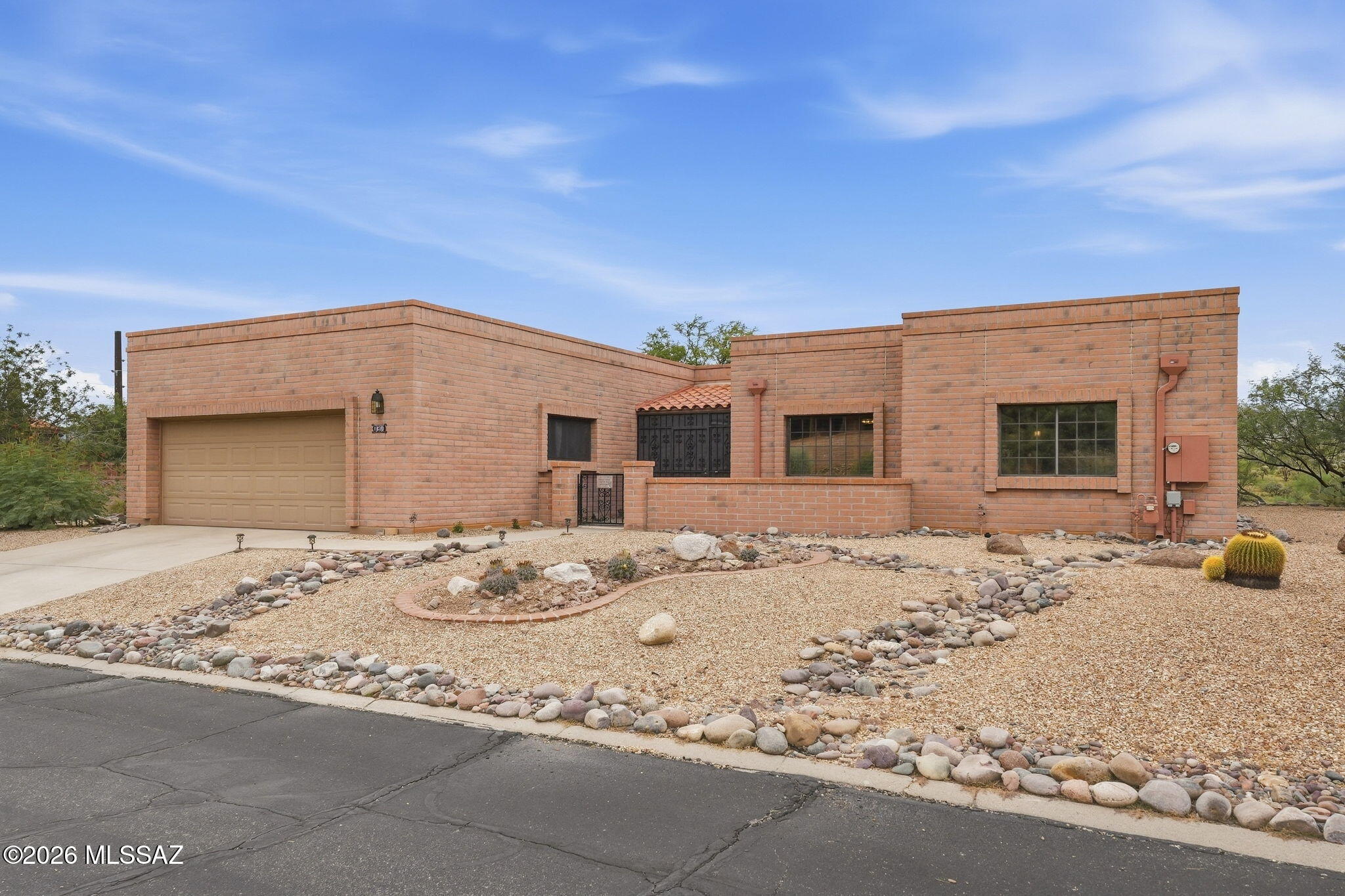 1830 W Camino Urbano