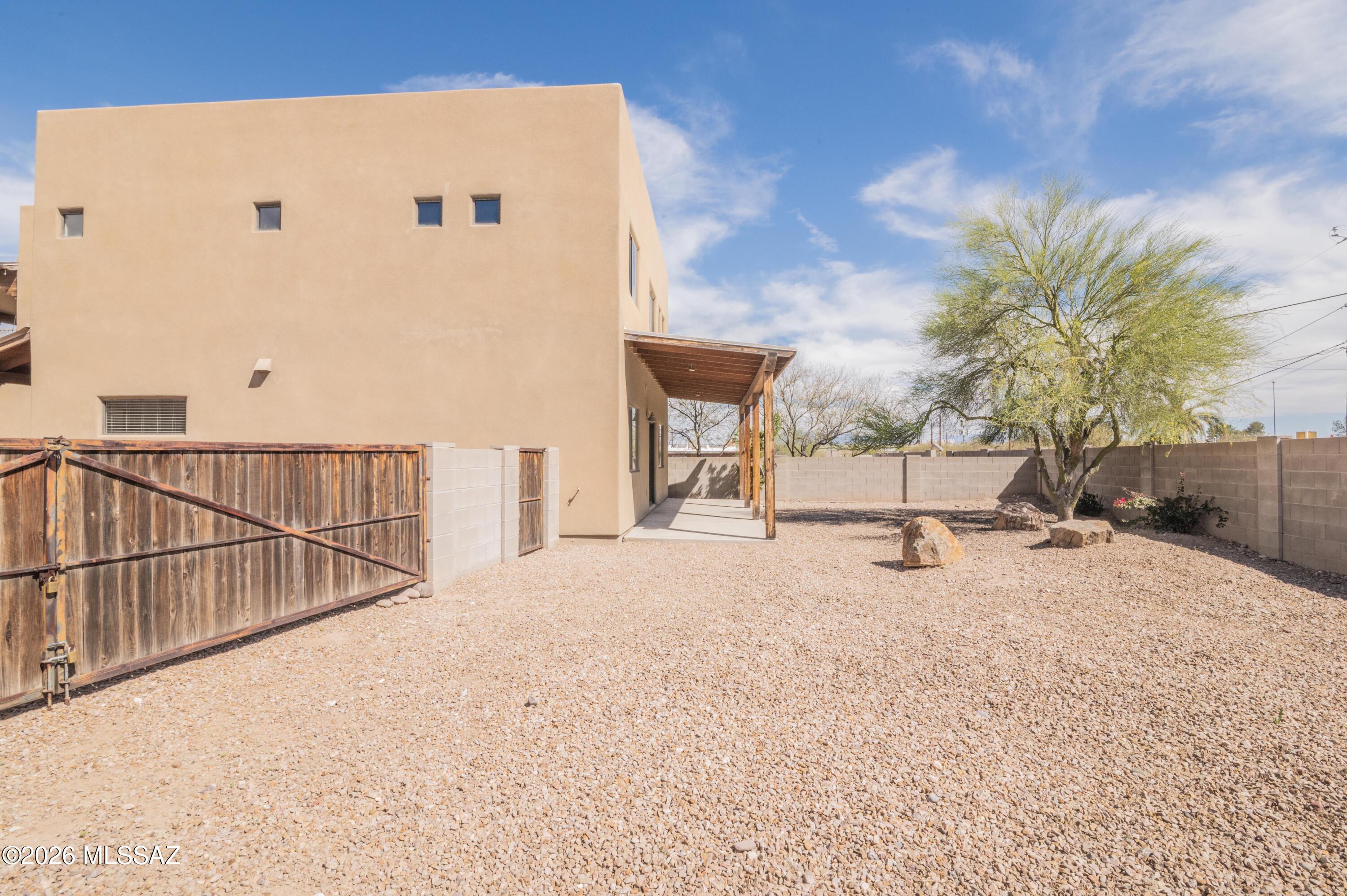Paseo Estrella (1-104) - Residential