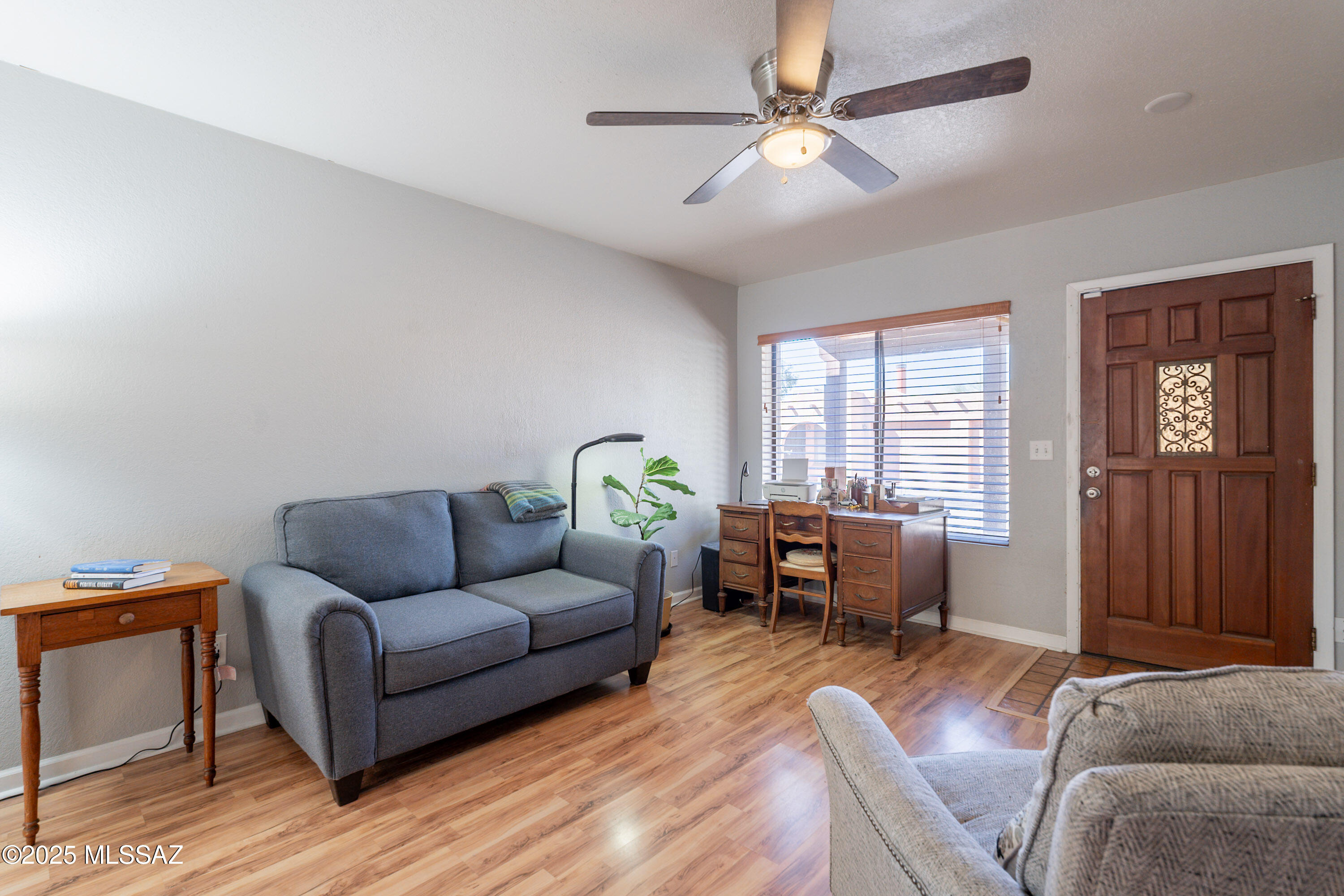 933 E Mesquite Drive