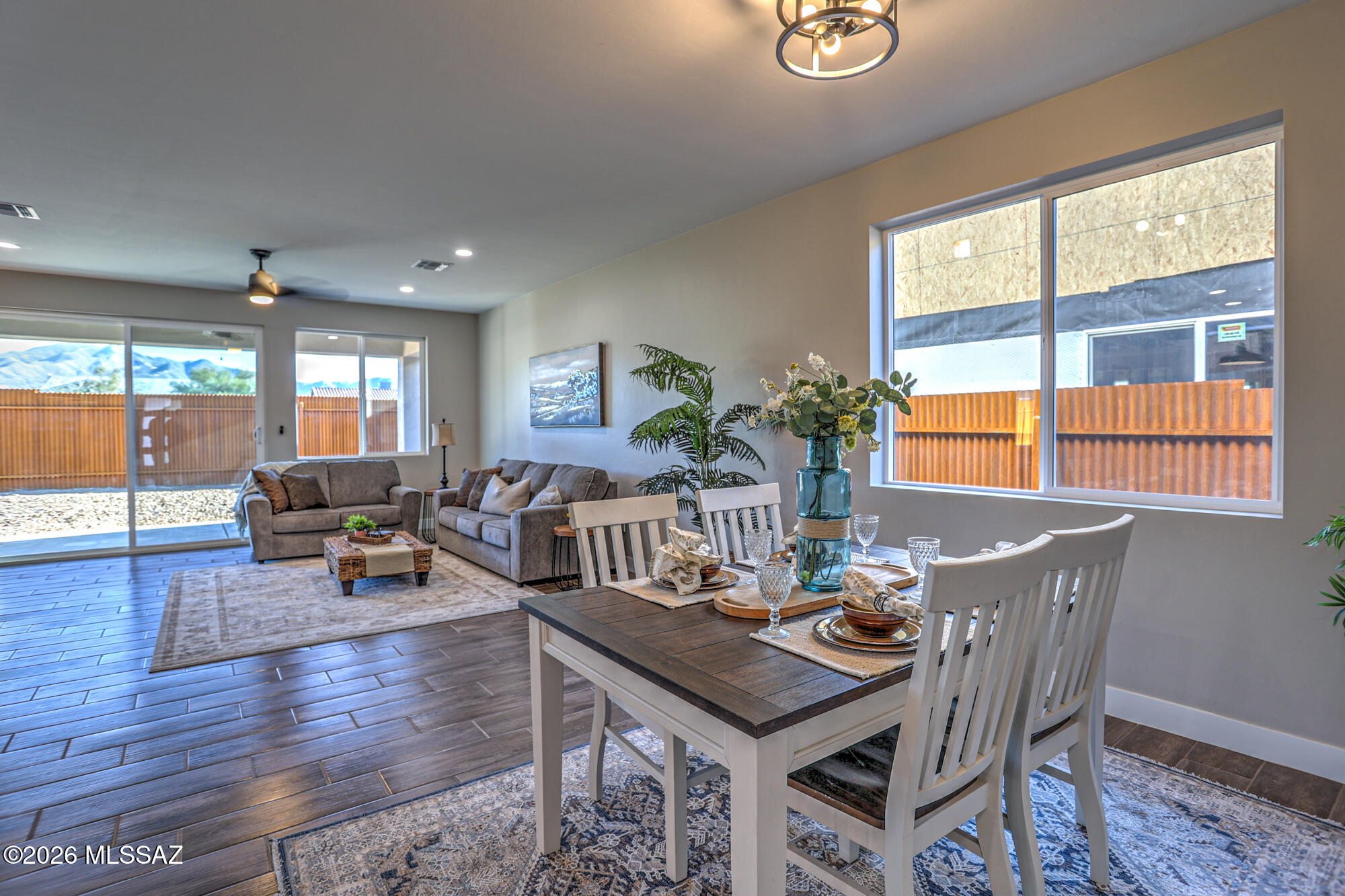 225 S Richmond Drive