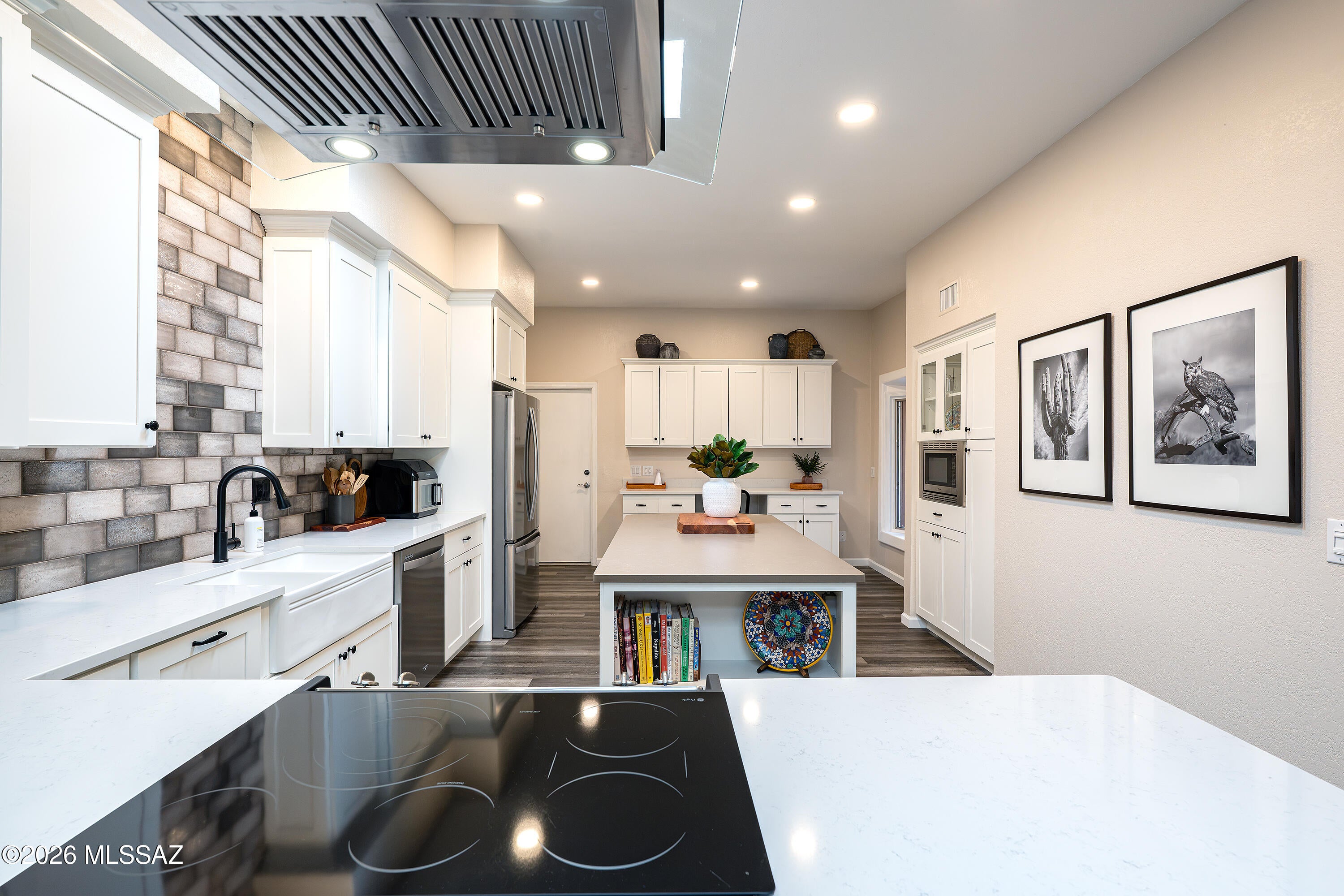 6809 E Via Vigna