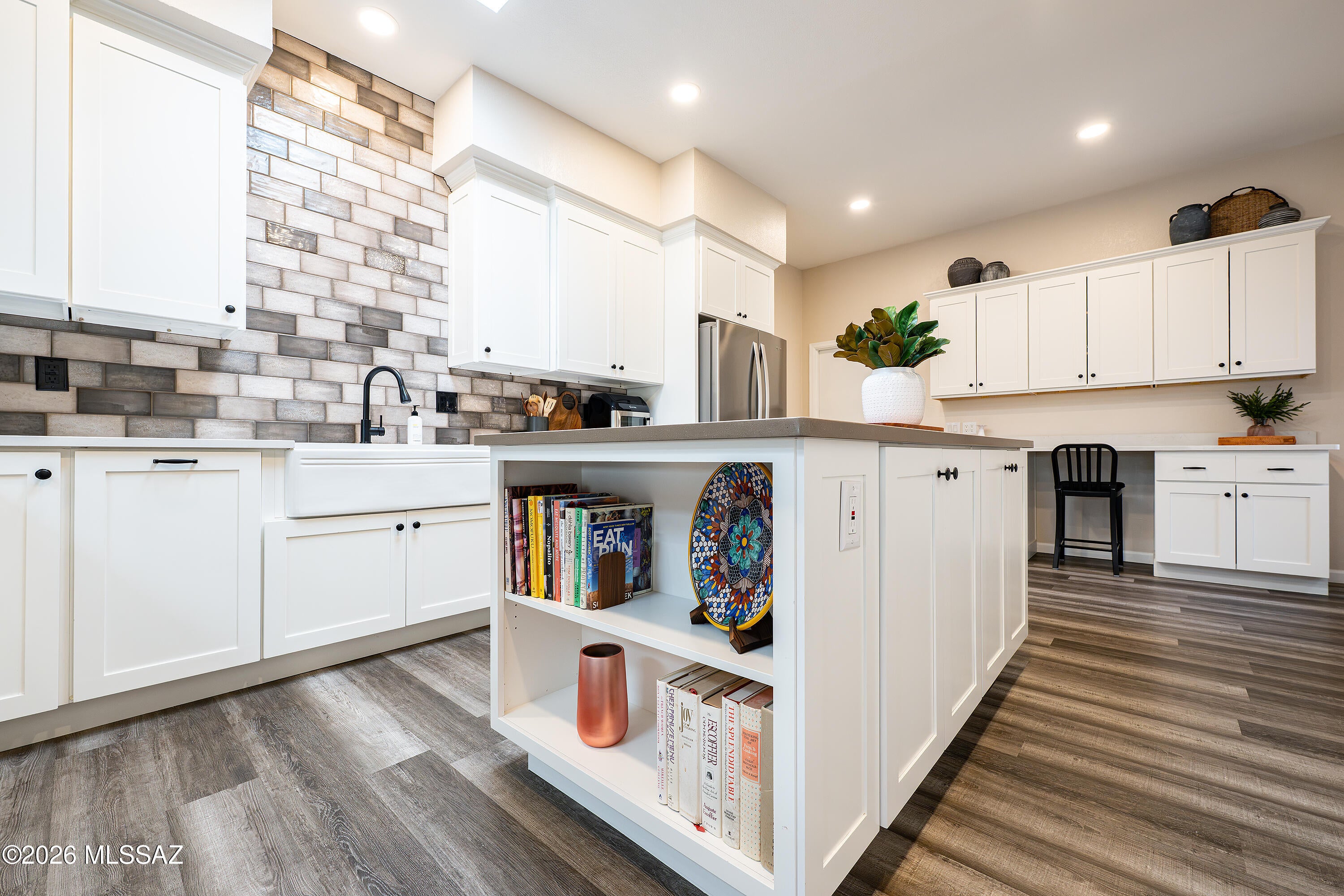6809 E Via Vigna
