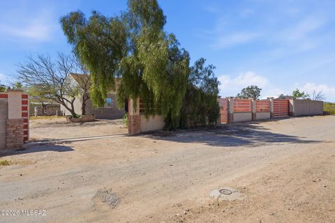 Photo of 10366 S Summit Creek Road, Tucson, AZ 85756 (MLS # 22607530)