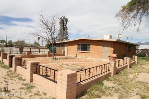 Photo of 5911 E 30th Street, Tucson, AZ 85711 (MLS # 22605873)