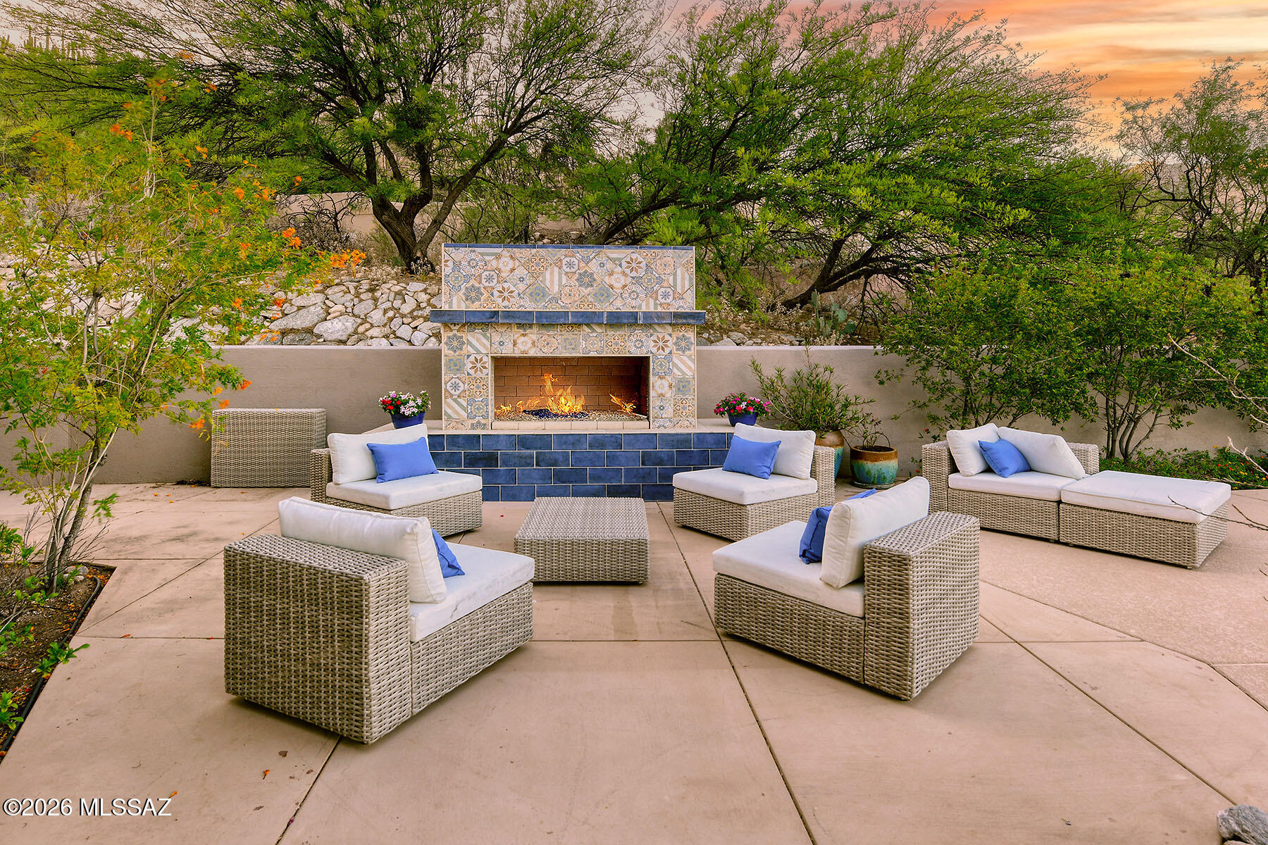 6261 E Calle De Mirar