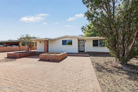 Photo of 325 W Santa Paula Street, Tucson, AZ 85706 (MLS # 22624329)
