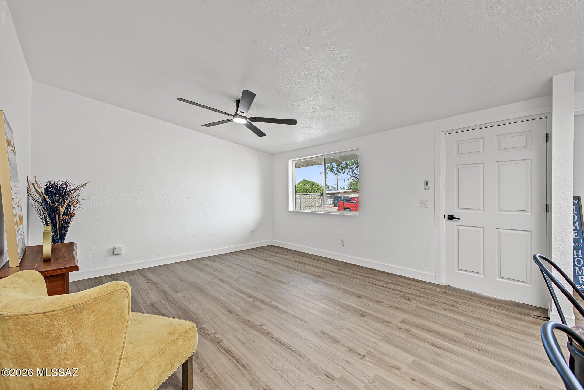 325 W Santa Paula Street