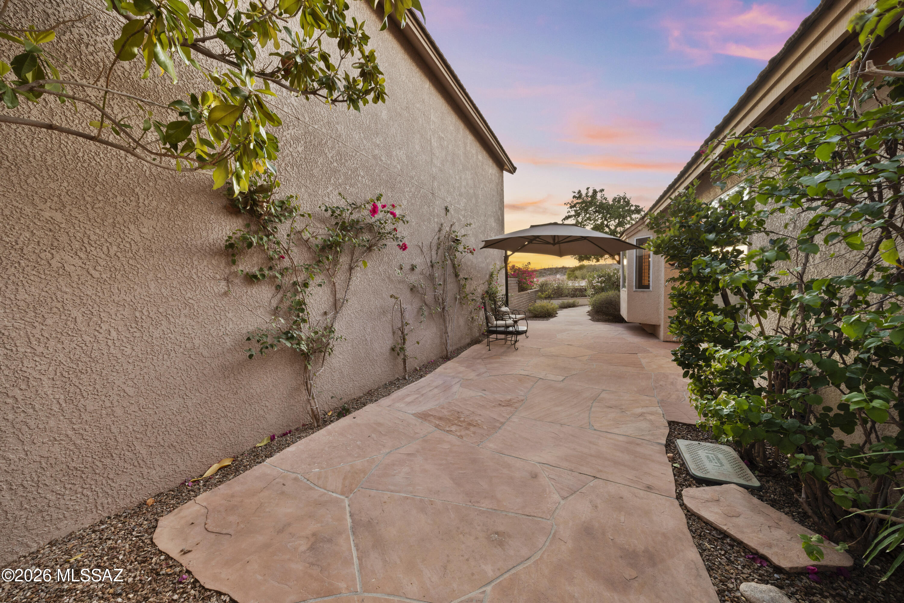 4041 E Via Del Vireo