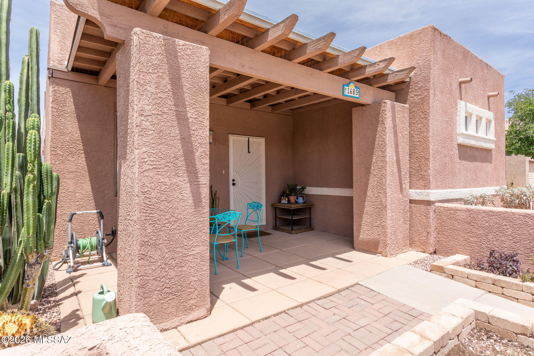 Las Montanas (1-56) - Residential