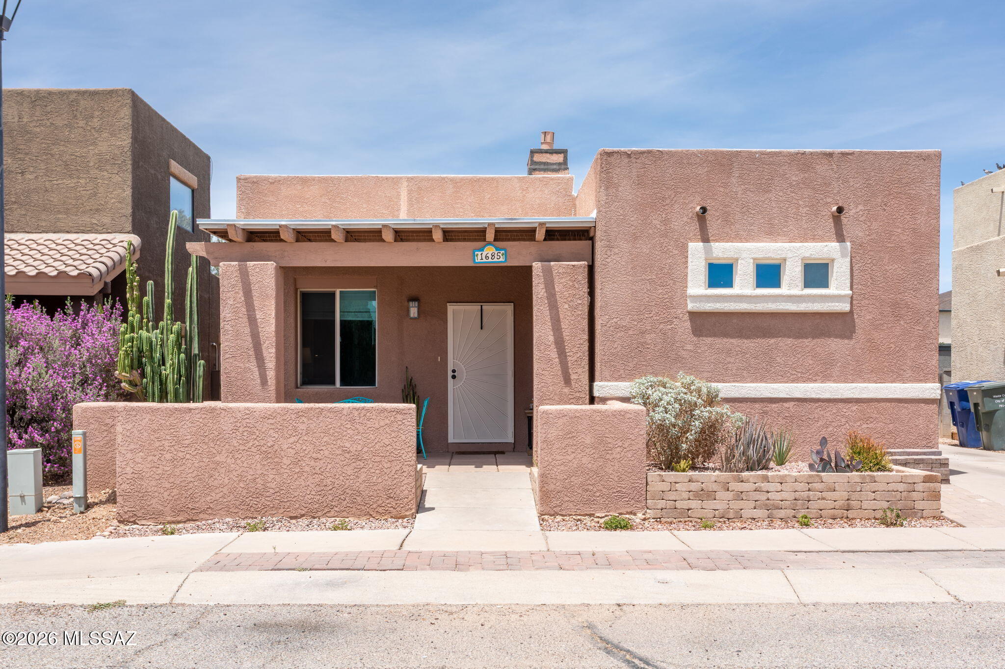Las Montanas (1-56) - Residential