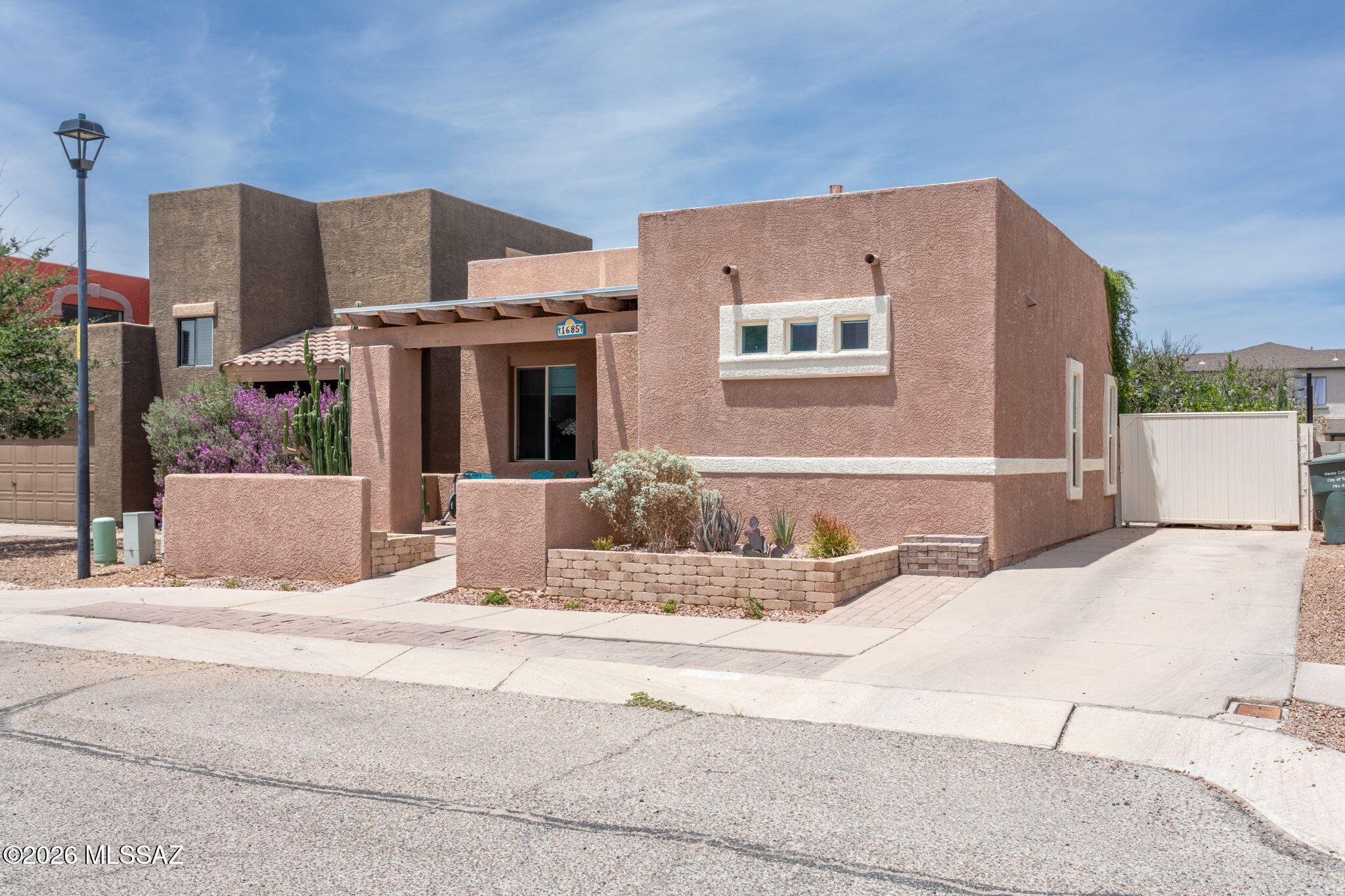 Las Montanas (1-56) - Residential