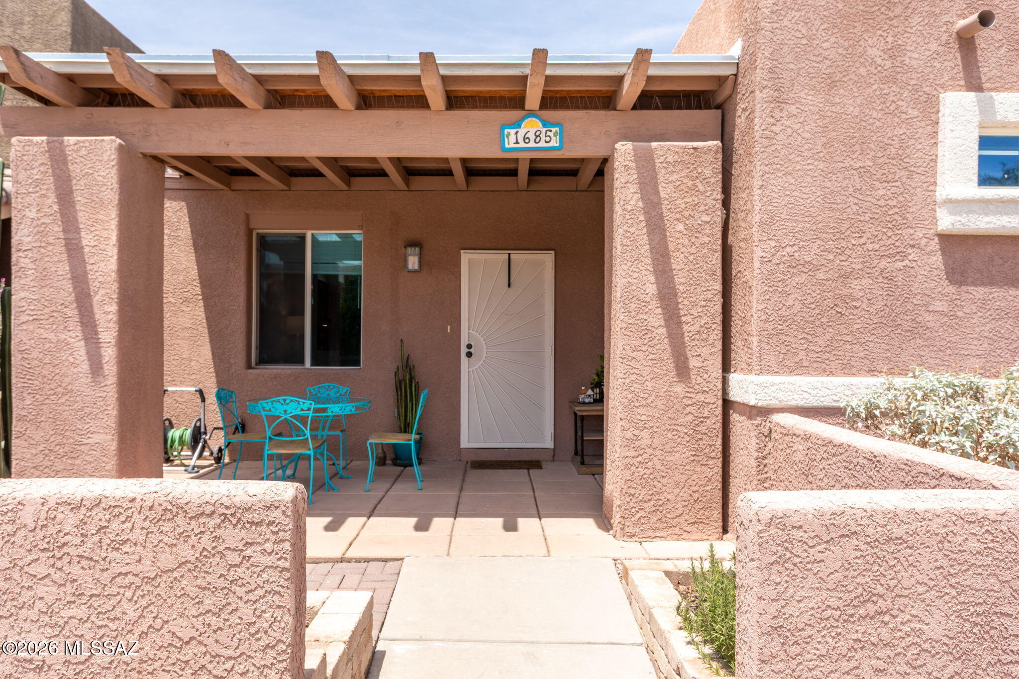 Las Montanas (1-56) - Residential