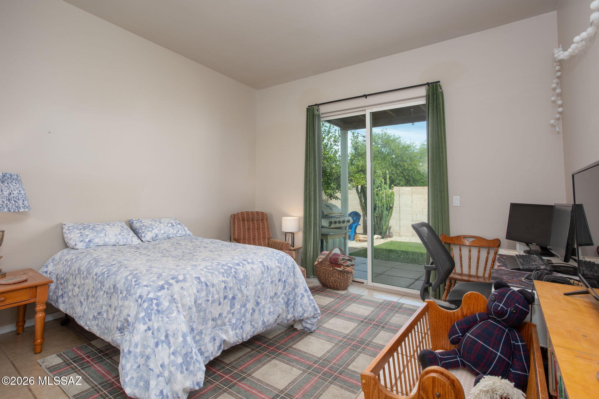 Las Montanas (1-56) - Residential