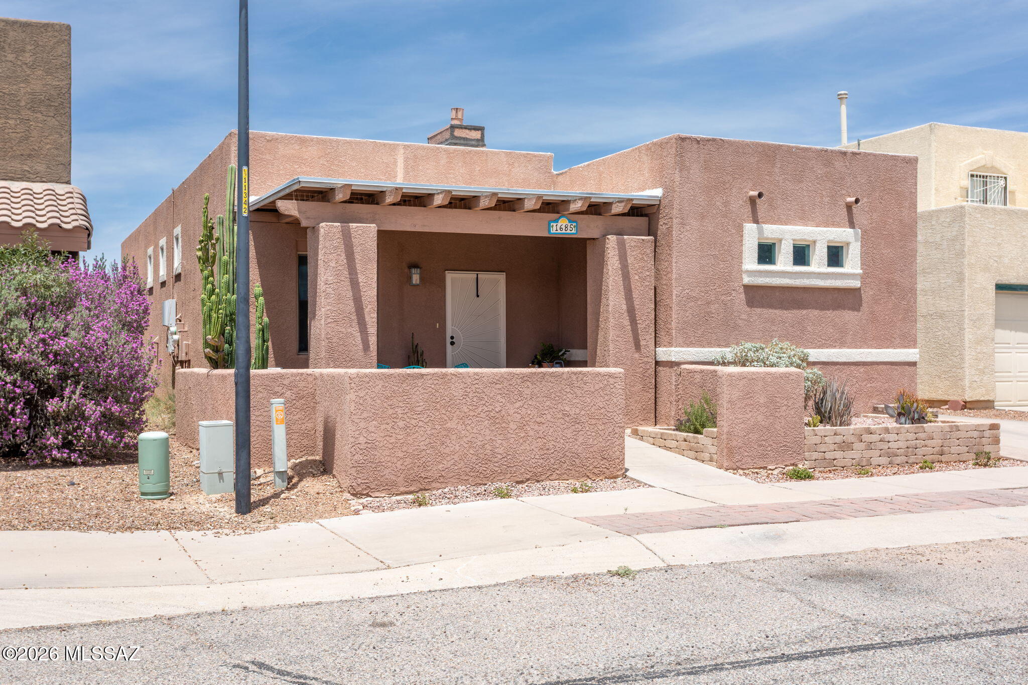 Las Montanas (1-56) - Residential