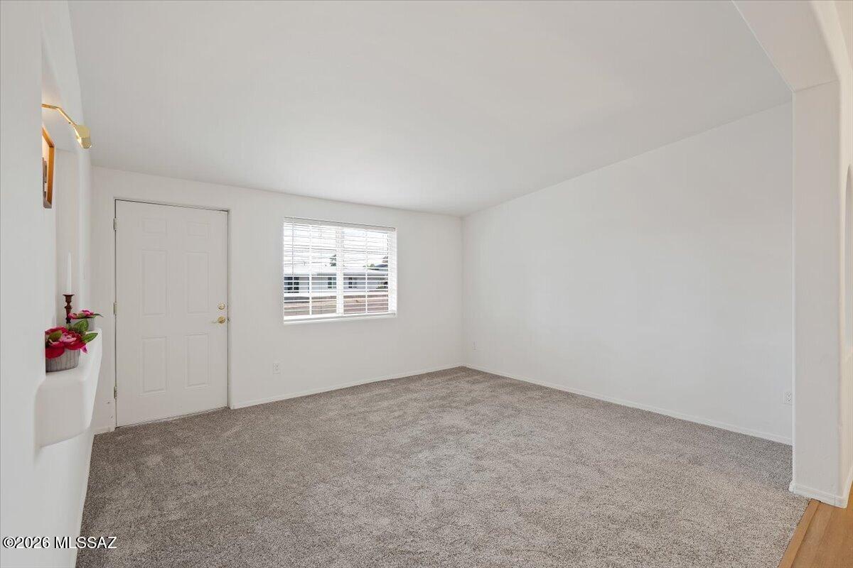 910 W 4th Avenue