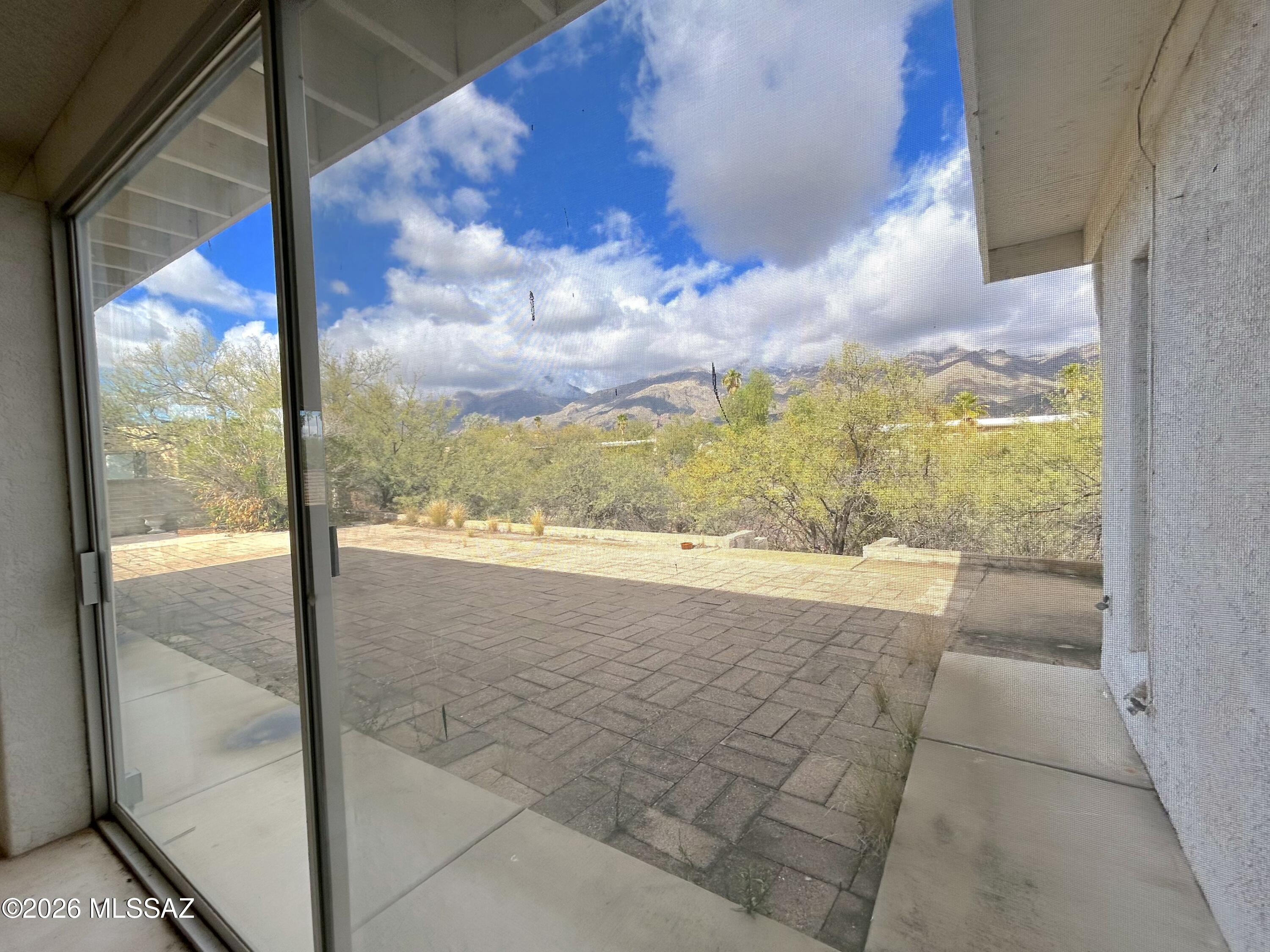 8243 E Rawhide Trail