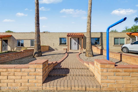 Photo of 6755 E Hawk Drive, Tucson, AZ 85730 (MLS # 22624821)