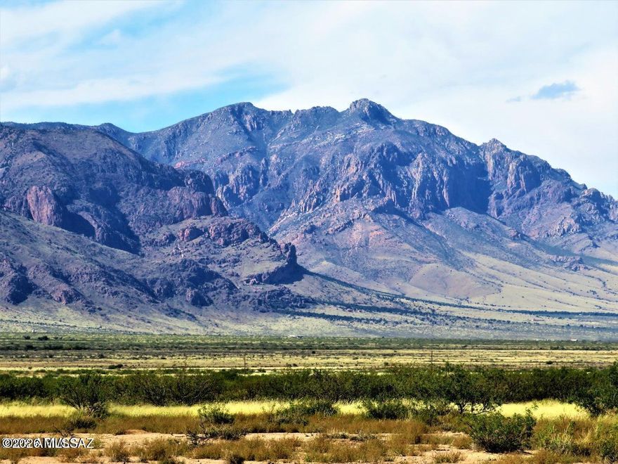 This lot is conveniently located right off Highway 80 and is surrounded by stunning mountain views. Level for easy building and very private, Portal is a hidden gem! Build, place your manufactured home, RV or just bring your toys out on the weekends!